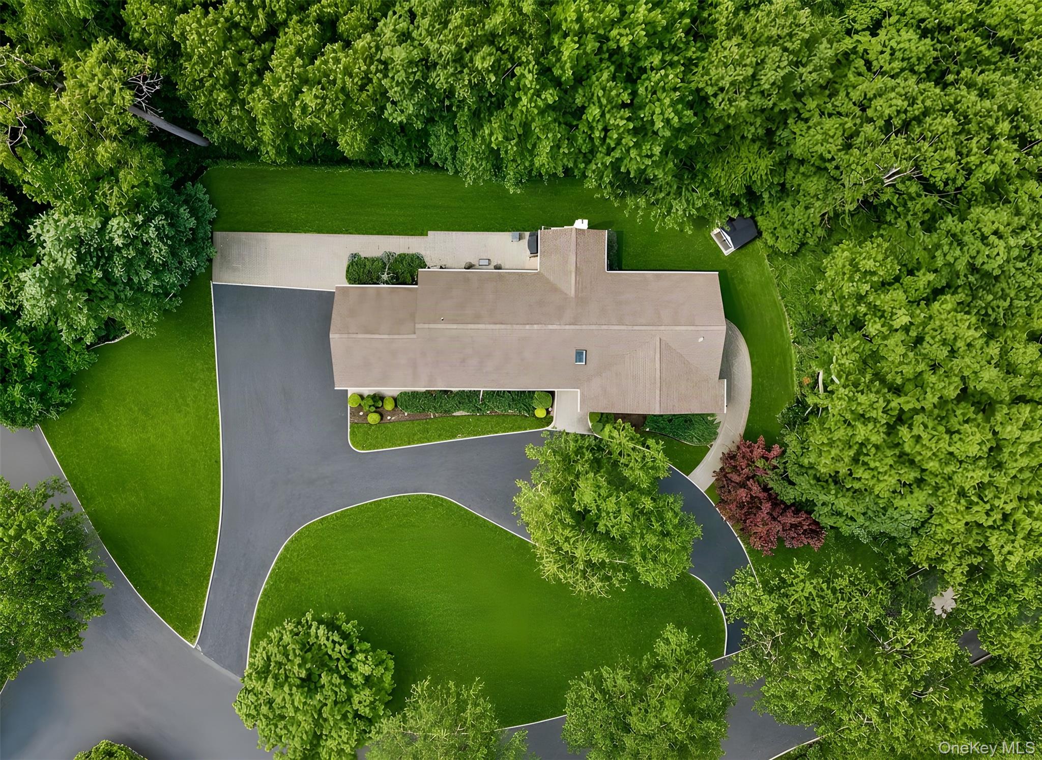  10 Williamsburg Drive, Northport, NY, 11768 - 物件實景