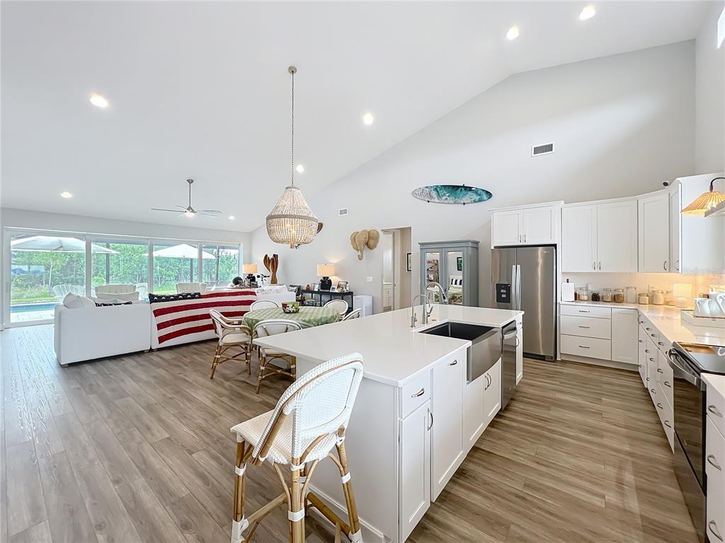 Groveland, Florida, 34736, United States, 5 Bedrooms Bedrooms, ,7 BathroomsBathrooms,Residential,For Sale,1906633