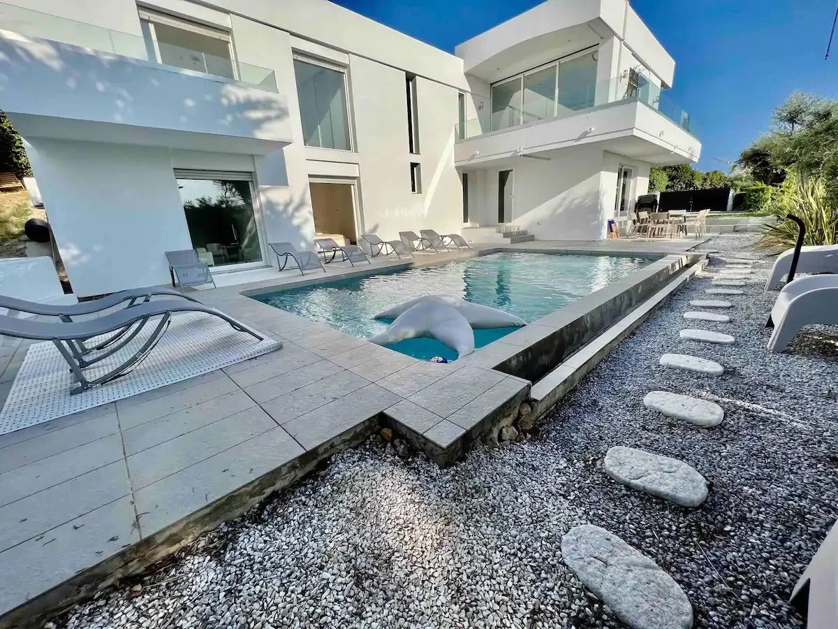 Le Cannet, Provence-Alpes-Côte d’Azur, 06110, FR, 4 Bedrooms Bedrooms, ,4 BathroomsBathrooms,Residential,For Sale,1829456