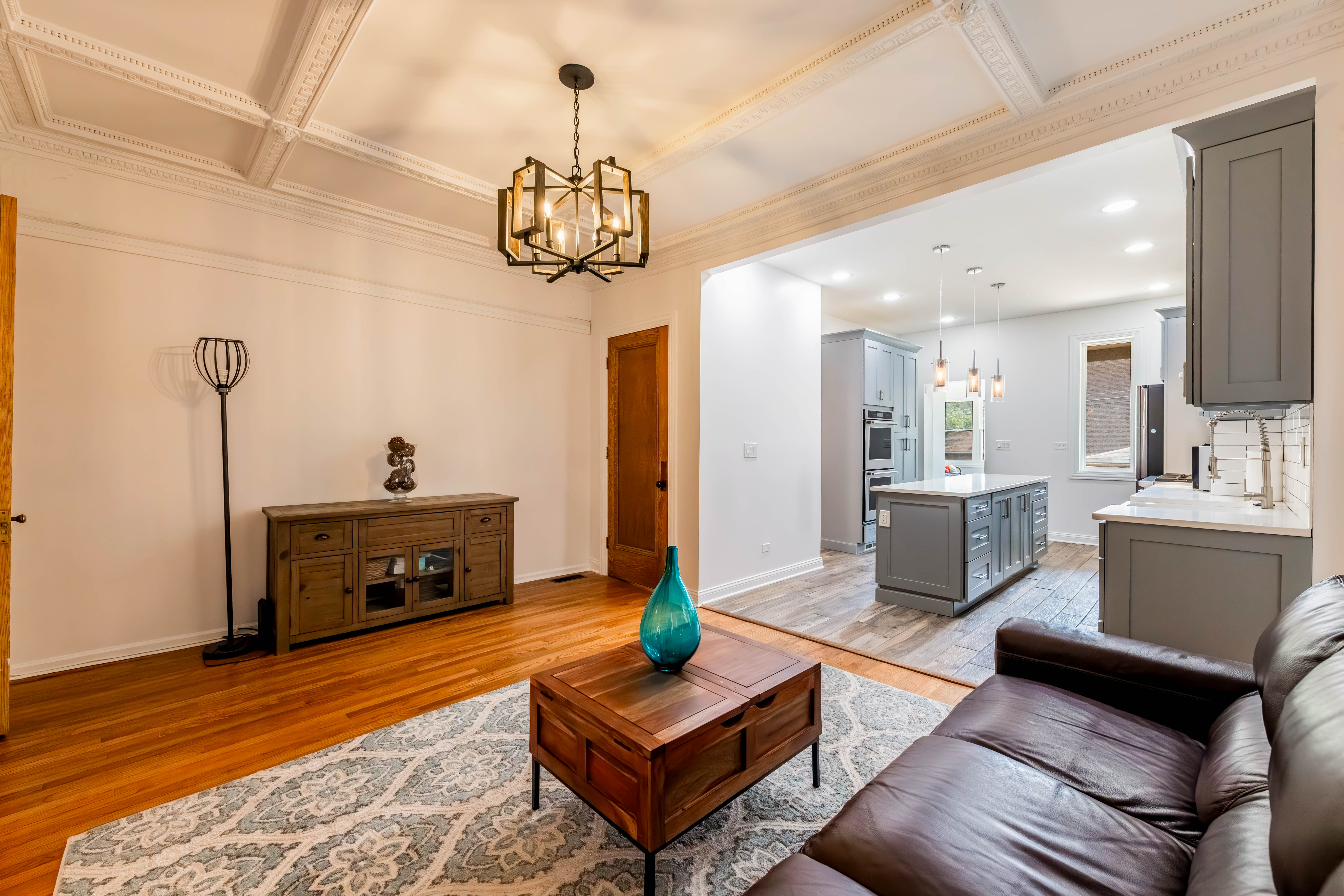  A Rare Opportunity to Own a Quintessential Vintage Rowhome - 物件實景