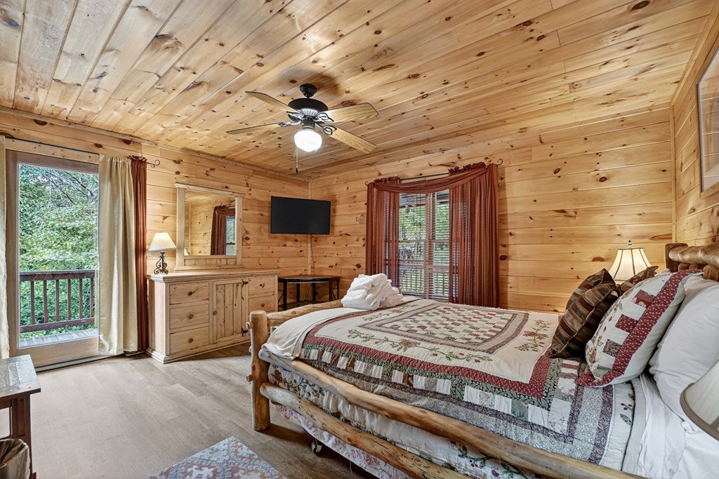 Ellijay, Georgia, 30540, United States, 3 Bedrooms Bedrooms, ,3 BathroomsBathrooms,Residential,For Sale,1916949