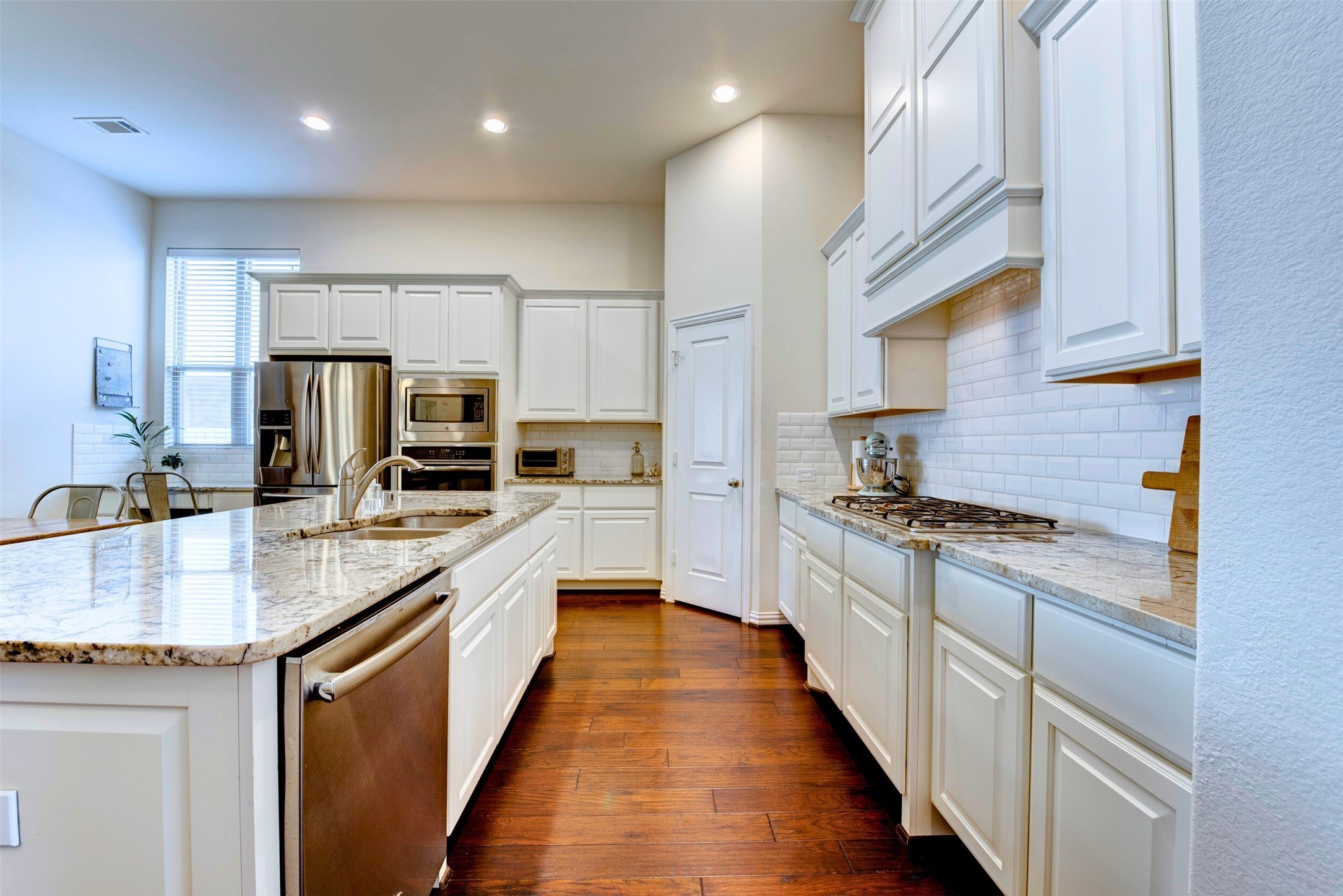 Fulshear, Texas, 77441, United States, 4 Bedrooms Bedrooms, ,4 BathroomsBathrooms,Residential,For Sale,1928205