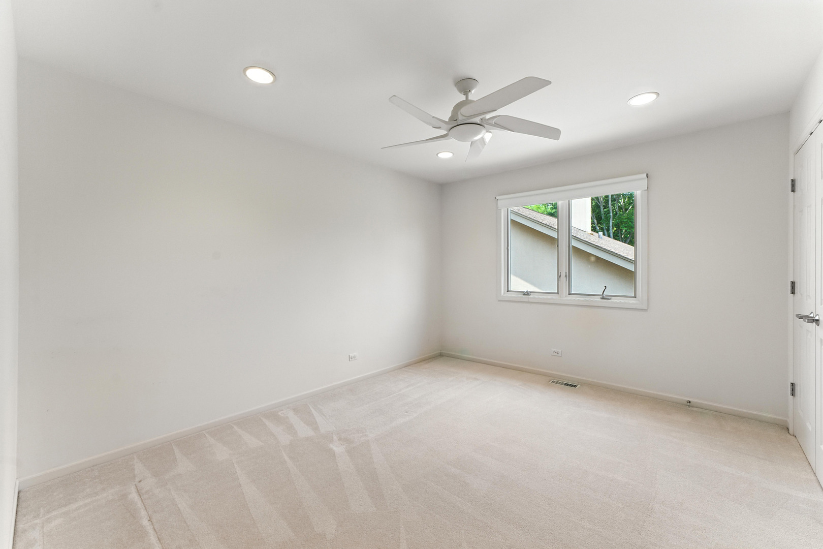 Highland Park, Illinois, 60035, United States, 4 Bedrooms Bedrooms, ,3 BathroomsBathrooms,Residential,For Sale,1912097