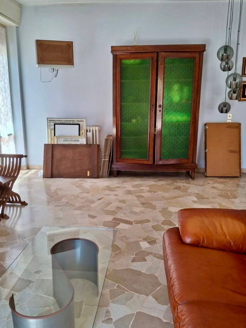 Cologno Monzese, Milano, 20093, IT, 4 Bedrooms Bedrooms, ,3 BathroomsBathrooms,Residential,For Sale,1877106