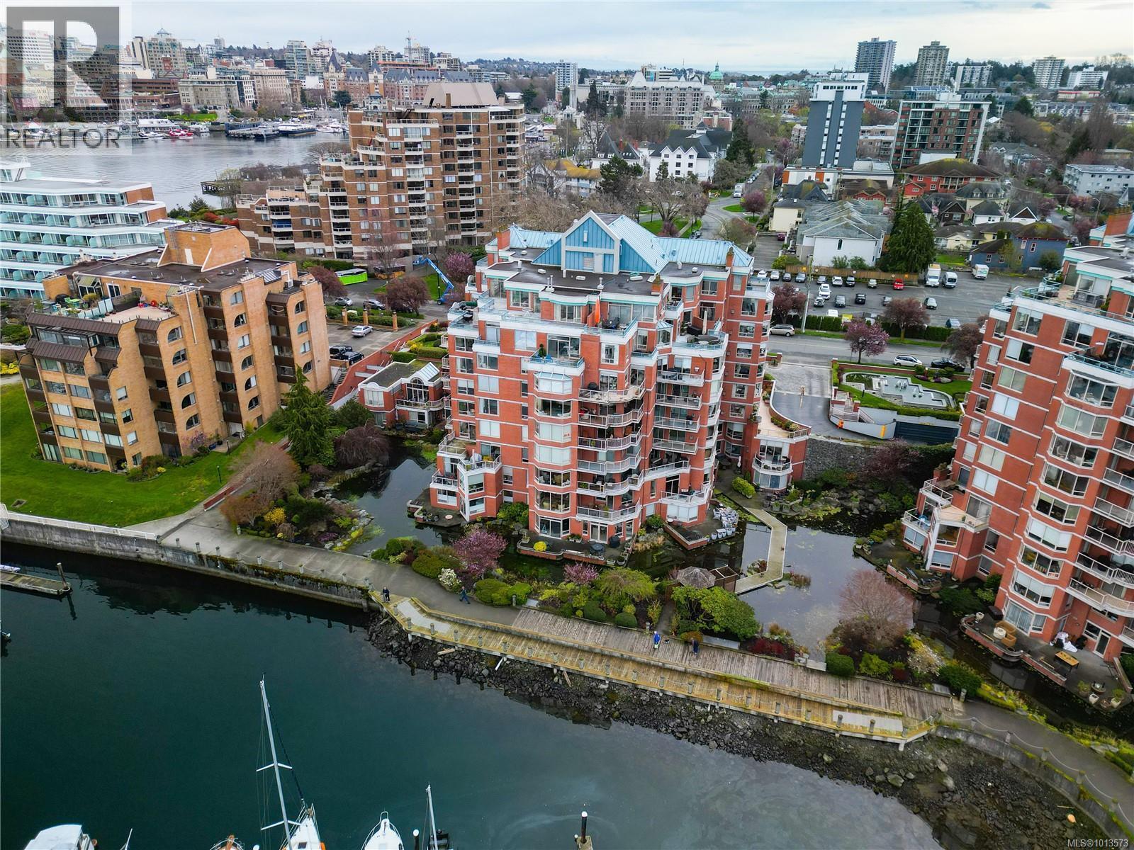 VICTORIA, British Columbia, V8V 4Y1, CA, 2 Bedrooms Bedrooms, ,2 BathroomsBathrooms,Residential,For Sale,1951175