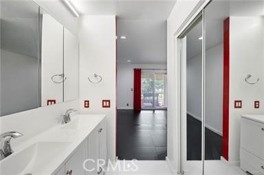 Mission Viejo, California, 92692, United States, 2 Bedrooms Bedrooms, ,2 BathroomsBathrooms,Residential,For Sale,1976142