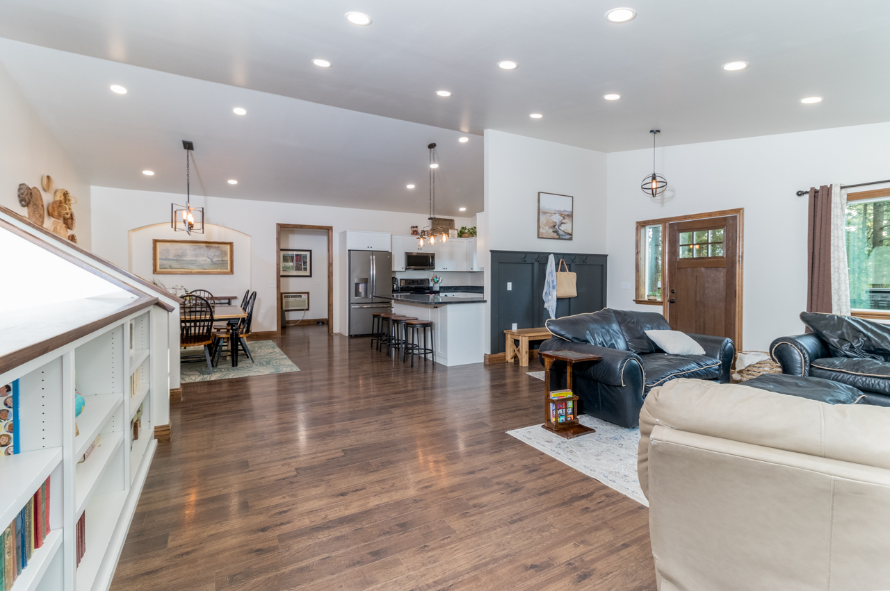 Bonners Ferry, Idaho, 83805, United States, 5 Bedrooms Bedrooms, ,3 BathroomsBathrooms,Residential,For Sale,1942969