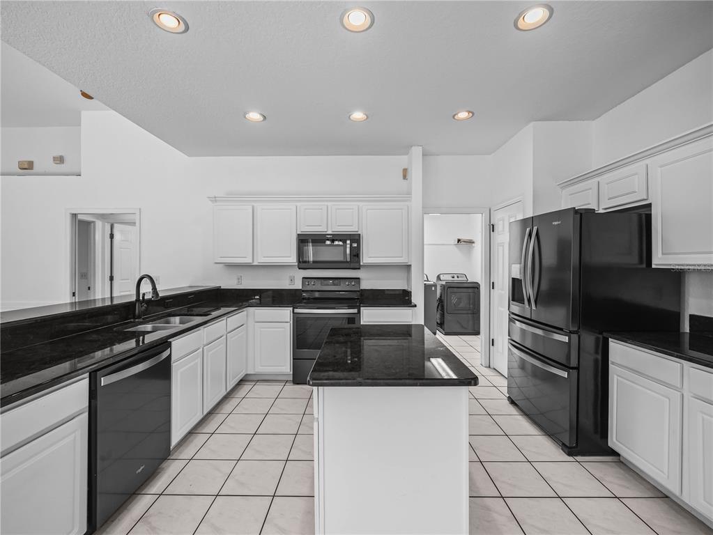 Plant City, Florida, 33566, United States, 5 Bedrooms Bedrooms, ,3 BathroomsBathrooms,Residential,For Sale,1892760