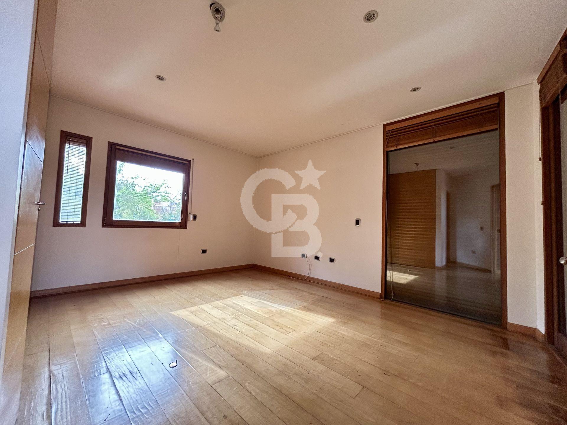 Vitacura, Chile, 5 Bedrooms Bedrooms, ,5 BathroomsBathrooms,Residential,For Sale,1969115