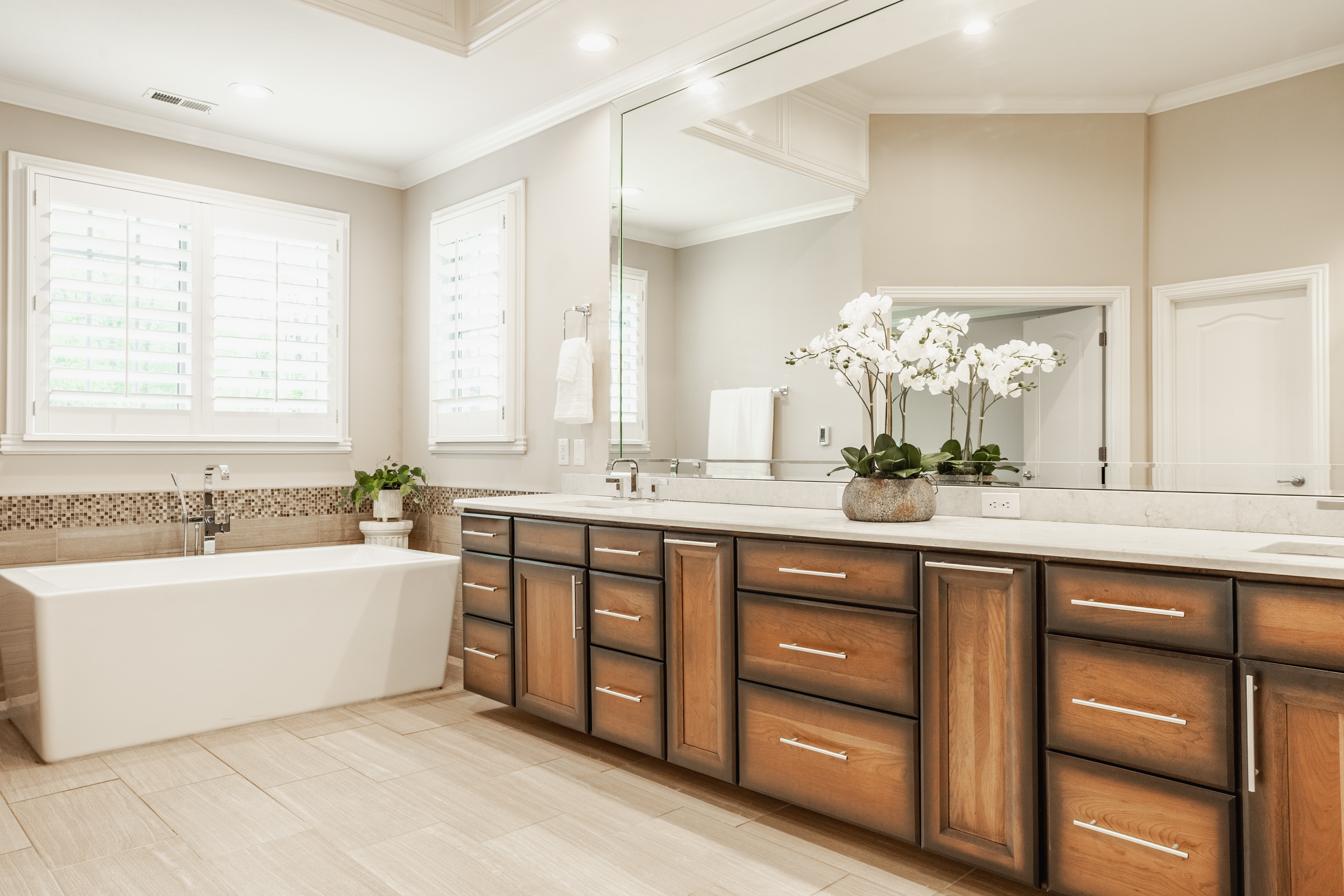  Exceptional West Carmel Home with Resort-Caliber Backyard - 物件實景
