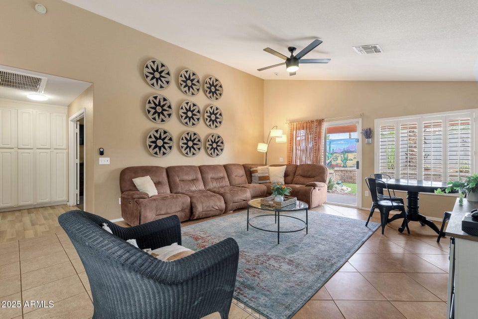 Mesa, Arizona, 85209, United States, 3 Bedrooms Bedrooms, ,2 BathroomsBathrooms,Residential,For Sale,2006207