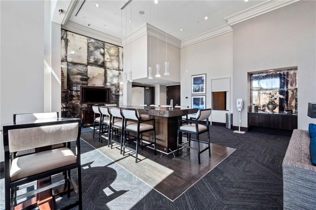 Atlanta, Georgia, 30363, United States, 2 Bedrooms Bedrooms, ,3 BathroomsBathrooms,Residential,For Sale,1949376