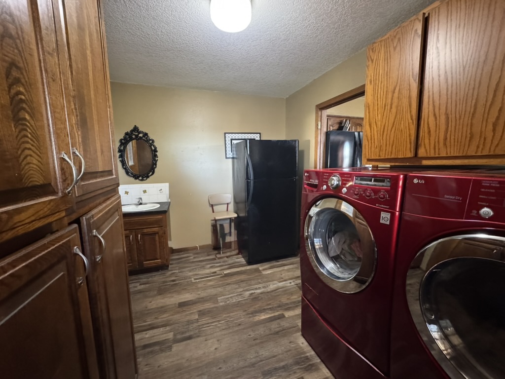 Pierce City, Missouri, 65723, United States, 2 Bedrooms Bedrooms, ,2 BathroomsBathrooms,Residential,For Sale,1987385