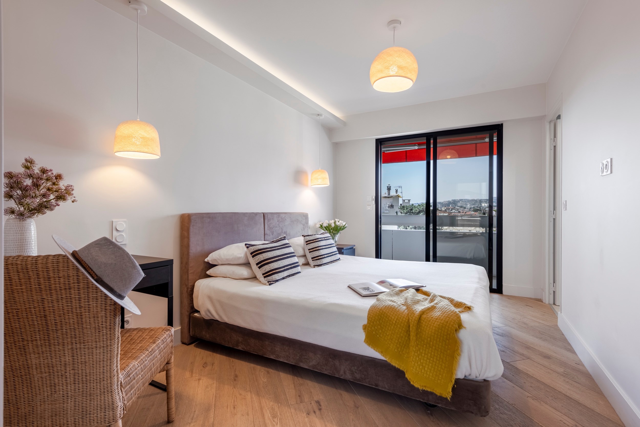  Nice Carré d’Or top floor 2 bedroom apartment with terrace and garage in luxury… - 物件實景