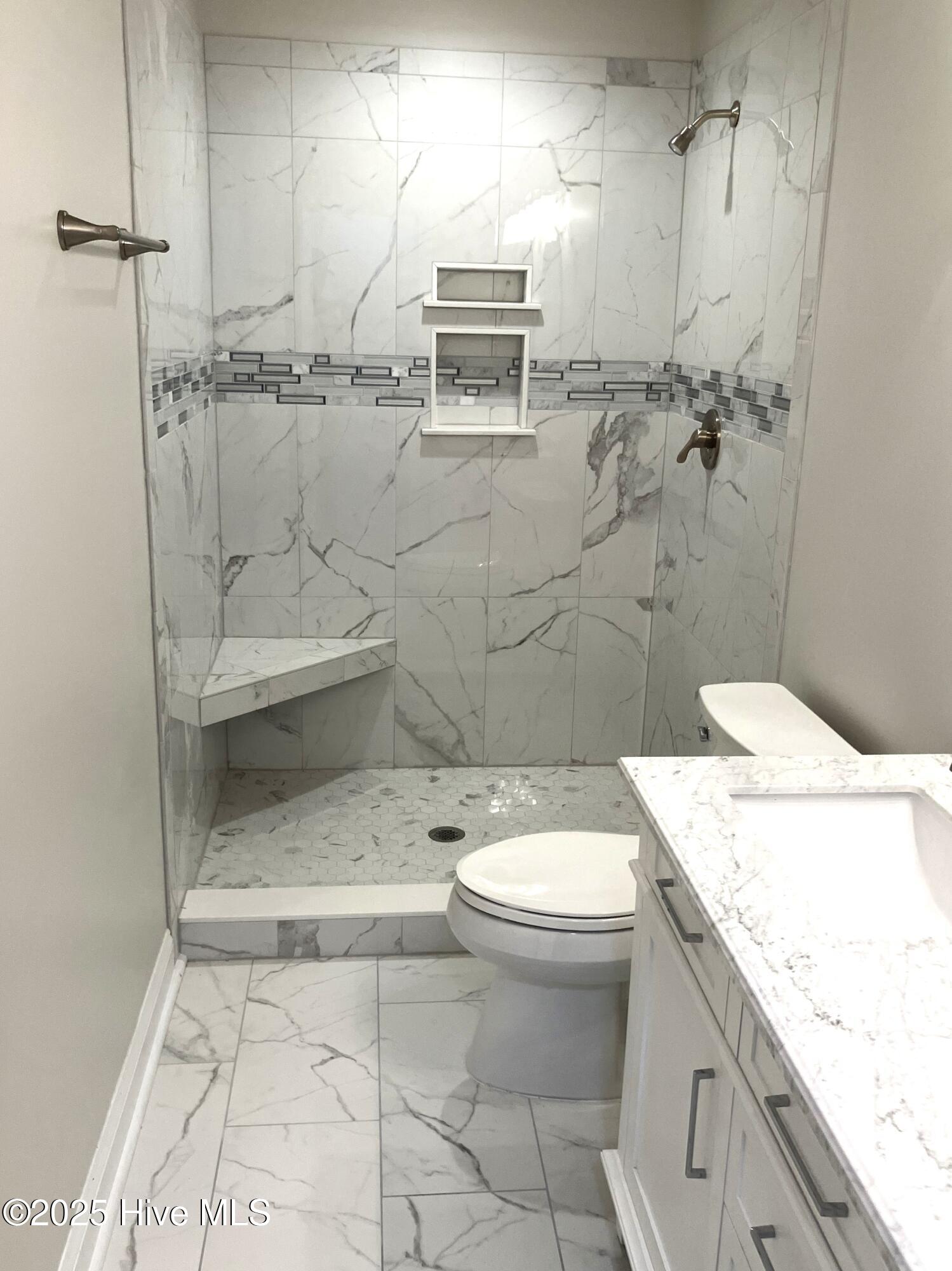 Jacksonville, North Carolina, 28546, United States, 5 Bedrooms Bedrooms, ,3 BathroomsBathrooms,Residential,For Sale,1983326