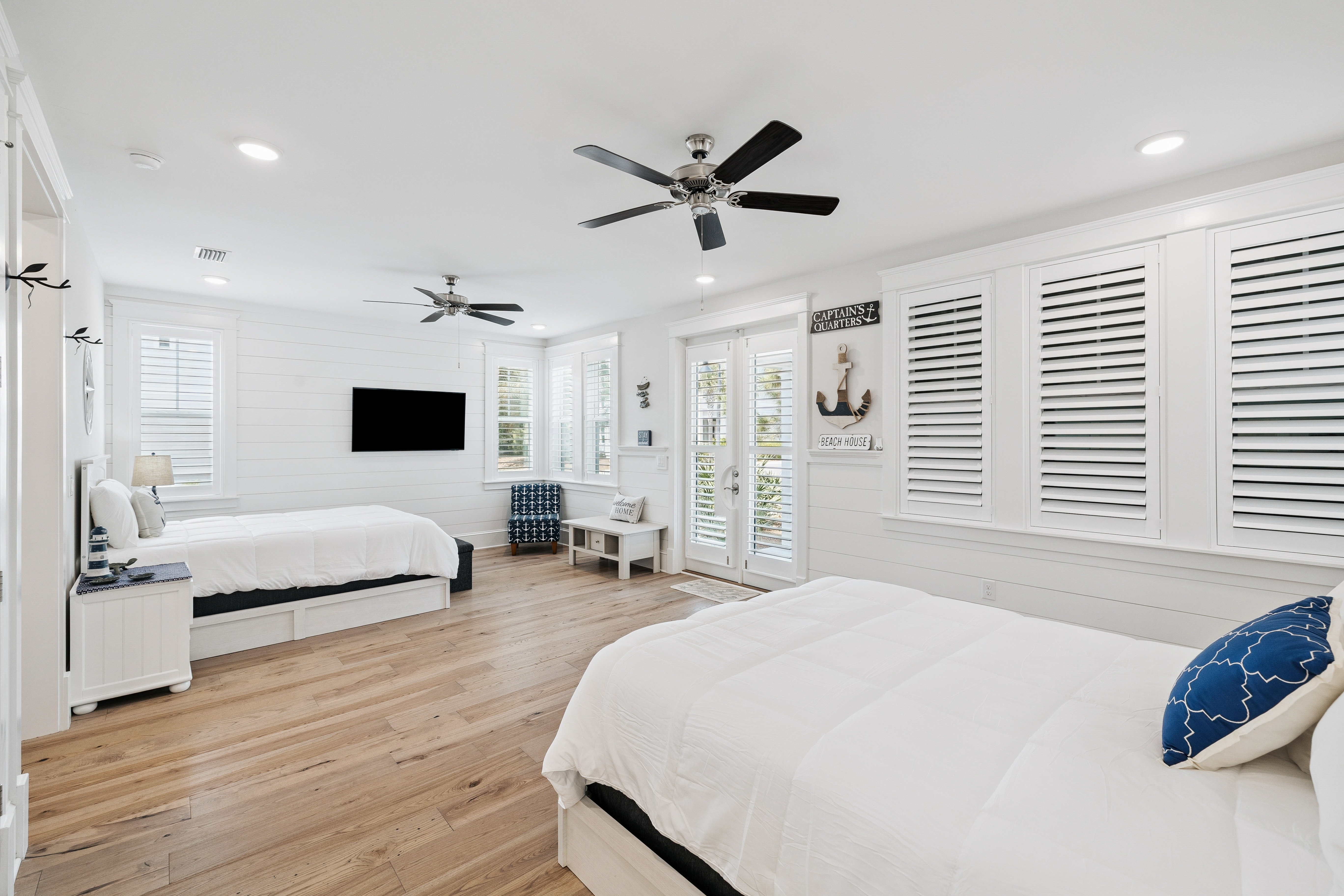  Spacious 3-Level Home With Elevator & Steps to Community Pool - 物件實景