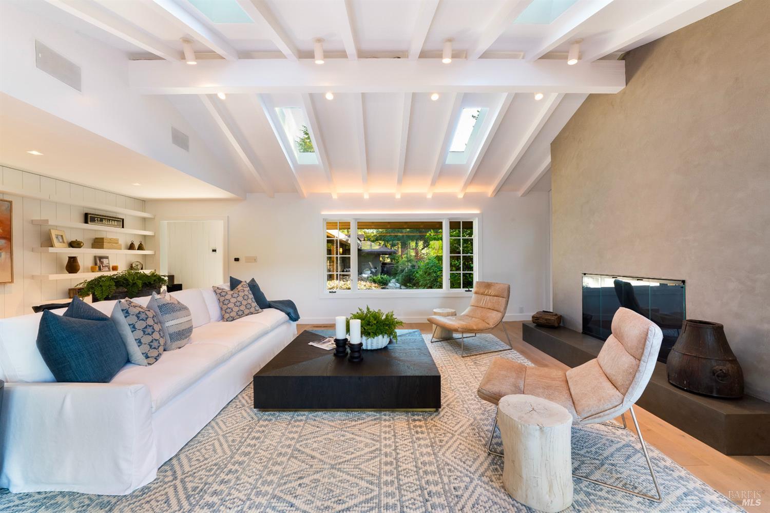 St. Helena, California, 94574, United States, 3 Bedrooms Bedrooms, ,5 BathroomsBathrooms,Residential,For Sale,1998865