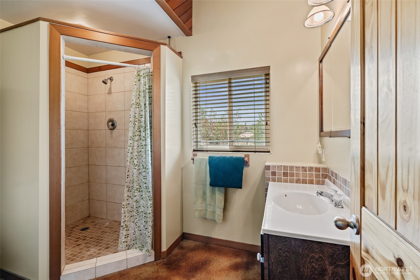 Ellensburg, Washington, 98926, United States, 3 Bedrooms Bedrooms, ,1 BathroomBathrooms,Residential,For Sale,1902528