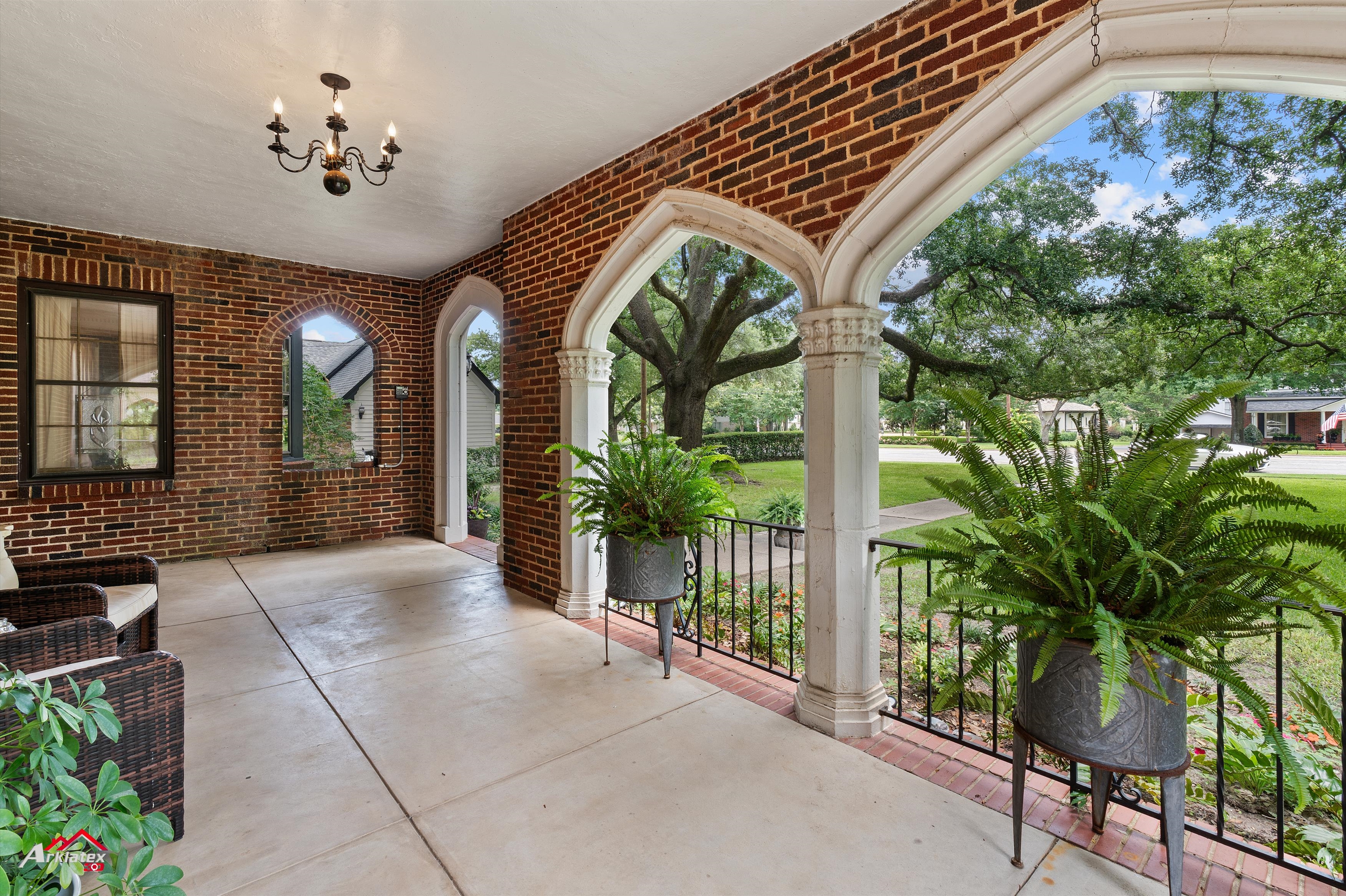Henderson, Texas, 75654, United States, 3 Bedrooms Bedrooms, ,5 BathroomsBathrooms,Residential,For Sale,1930461
