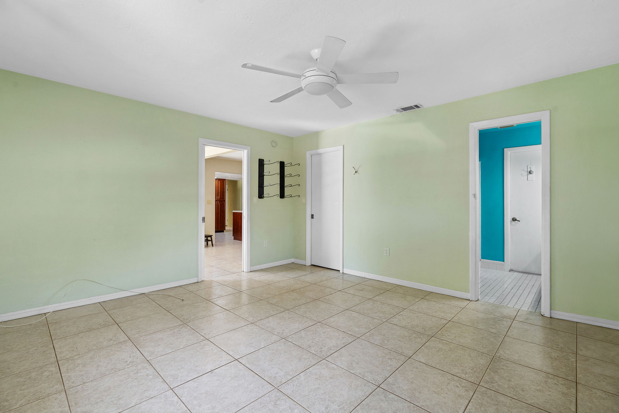 St. Petersburg, Florida, 33712, United States, 3 Bedrooms Bedrooms, ,2 BathroomsBathrooms,Residential,For Sale,1980659