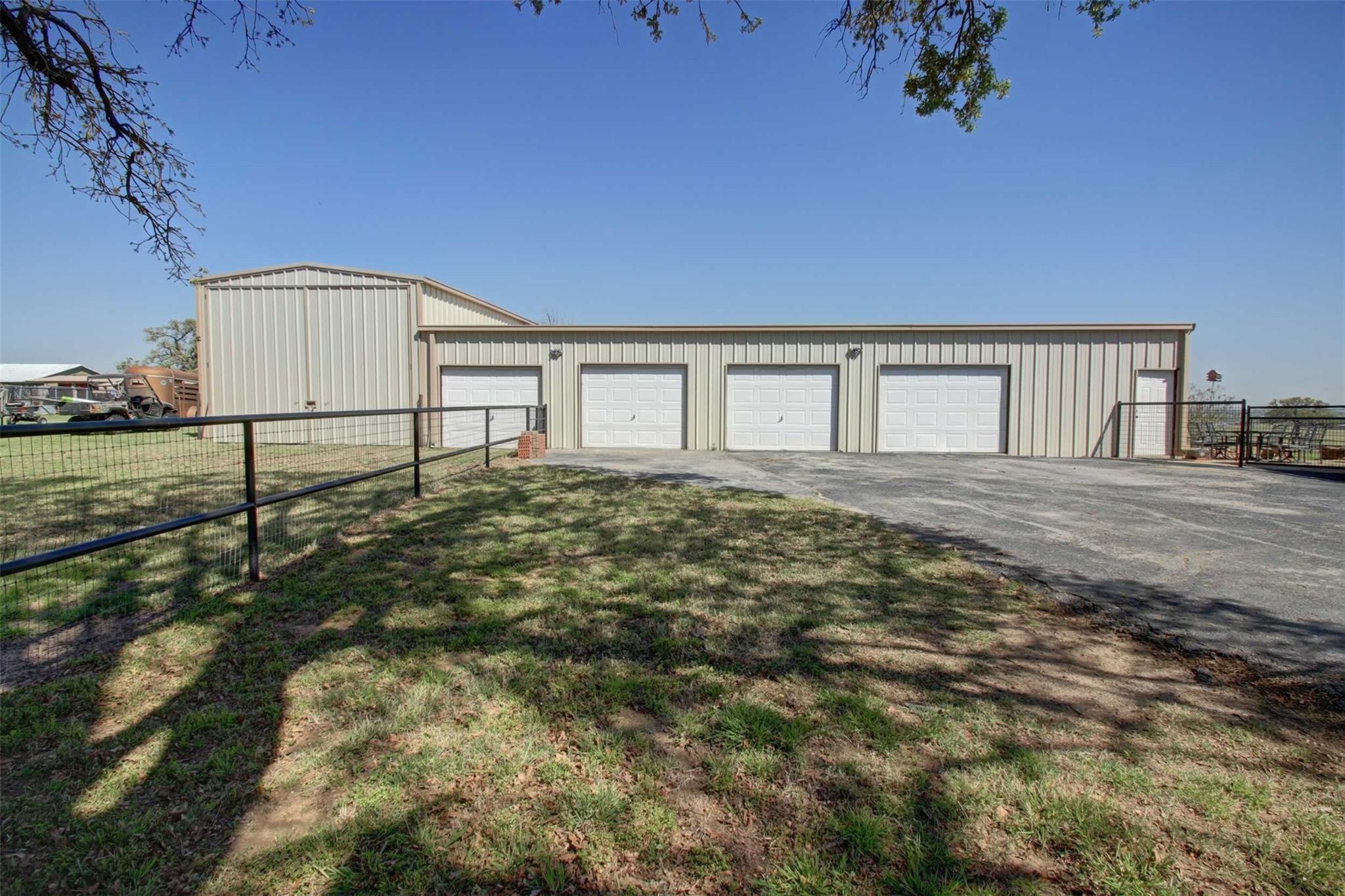 Springtown, Texas, 76082, United States, 3 Bedrooms Bedrooms, ,2 BathroomsBathrooms,Residential,For Sale,2049290