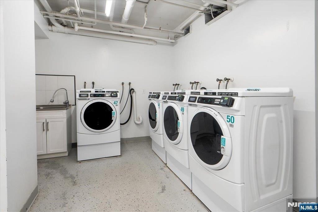 Jersey City, New Jersey, 07302, United States, 2 Bedrooms Bedrooms, ,2 BathroomsBathrooms,Residential,For Sale,1927201