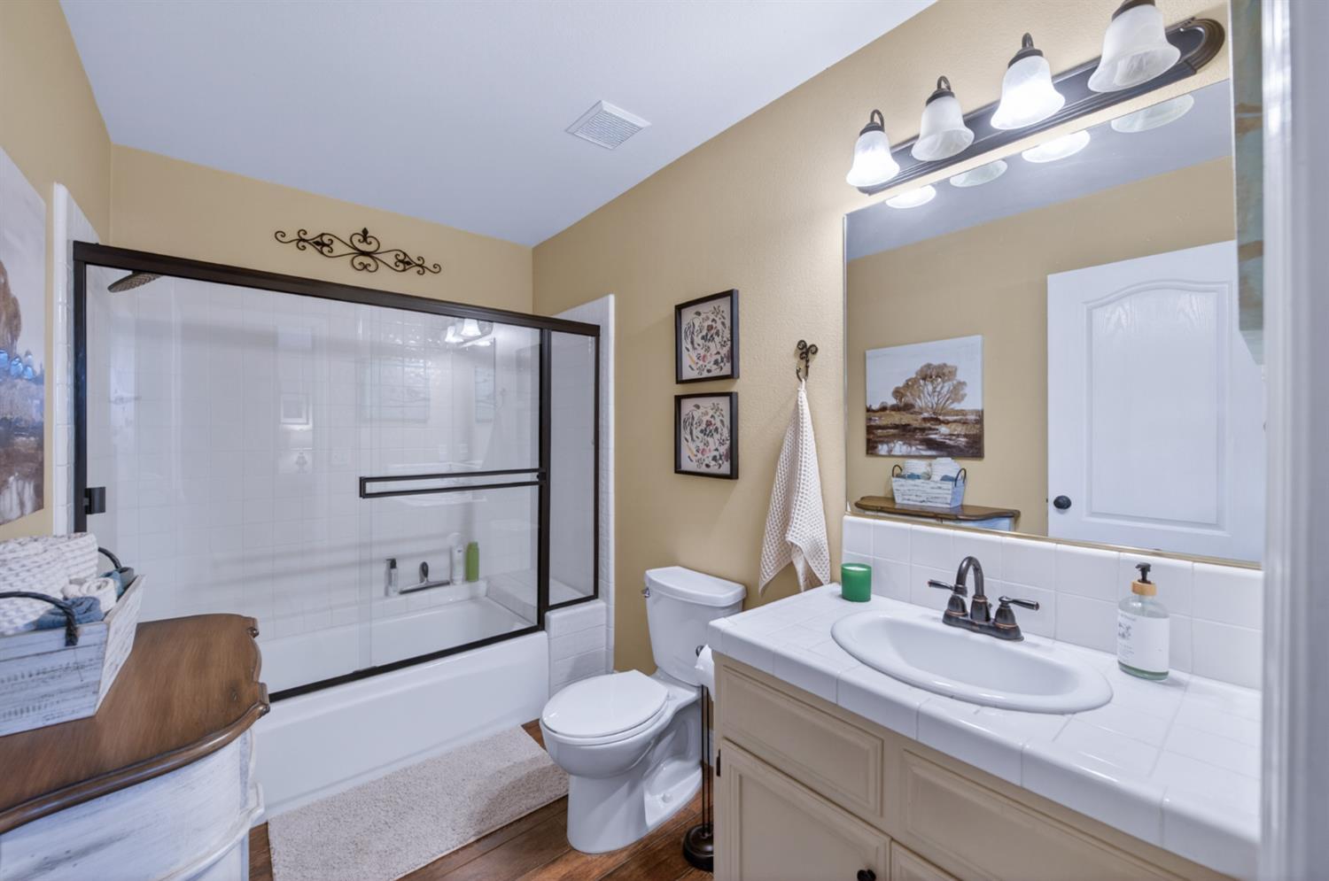 Madera, California, 93637, United States, 3 Bedrooms Bedrooms, ,3 BathroomsBathrooms,Residential,For Sale,2049014