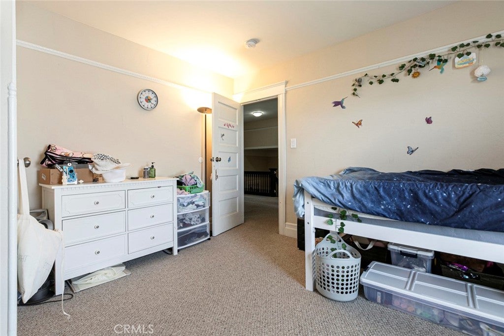 Los Angeles, California, 90006, United States, 5 Bedrooms Bedrooms, ,2 BathroomsBathrooms,Residential,For Sale,1940341