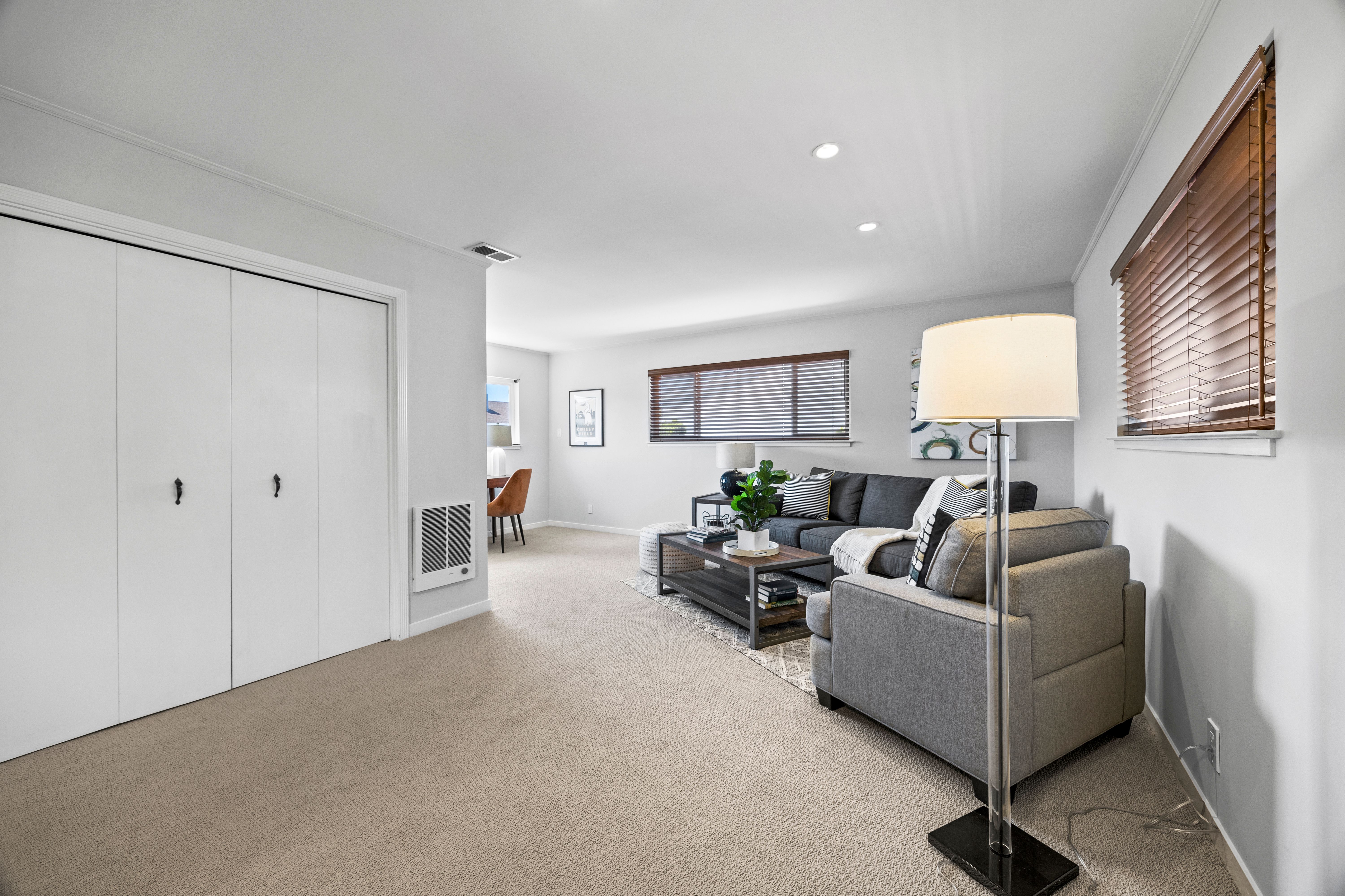  Single Story Rancher in Desirable San Mateo Village - 物件實景