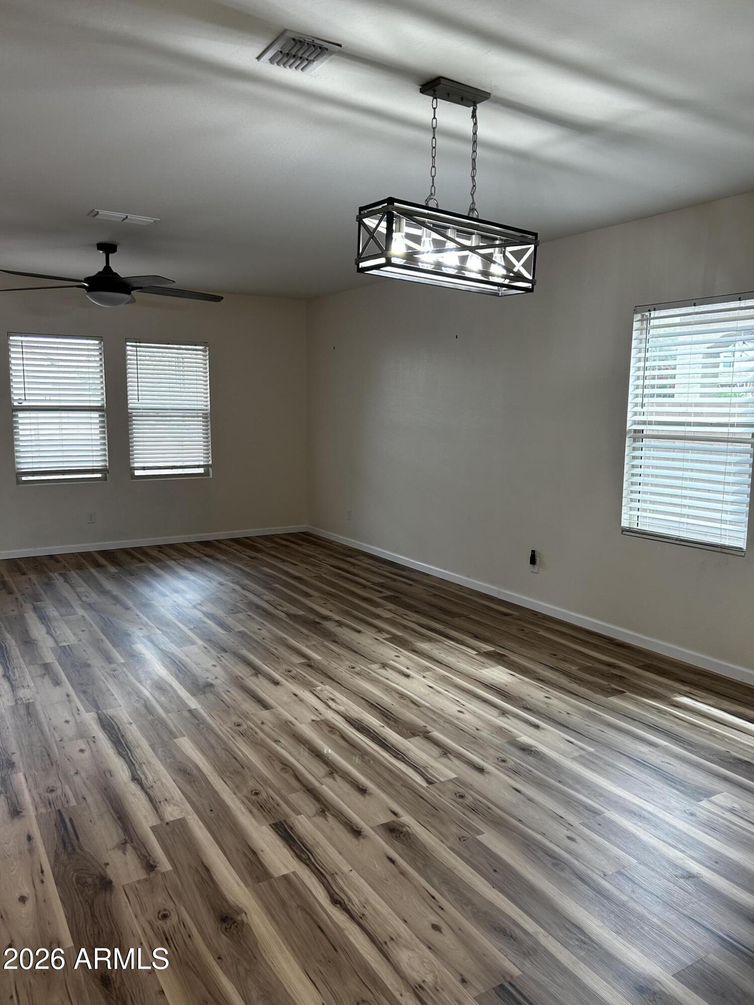  304 W White Sands Drive ¦San Tan Valley, AZ - 物件實景