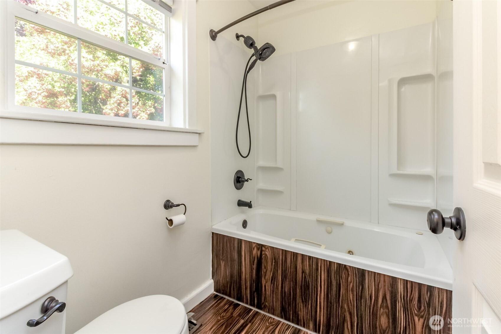 TACOMA, Washington, 98422, United States, 4 Bedrooms Bedrooms, ,3 BathroomsBathrooms,Residential,For Sale,1940753