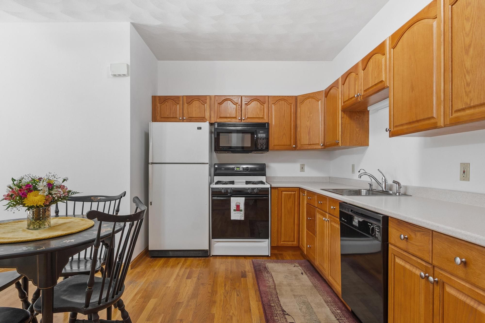  47 Sequoia Drive, Tyngsborough, MA, 01879 - 物件實景