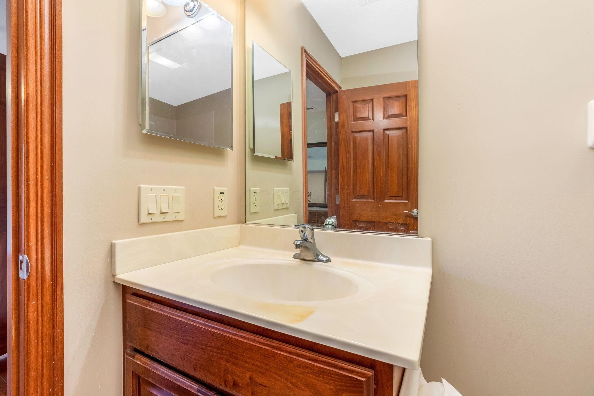 Blacklick, Ohio, 43004, United States, 4 Bedrooms Bedrooms, ,4 BathroomsBathrooms,Residential,For Sale,1860934