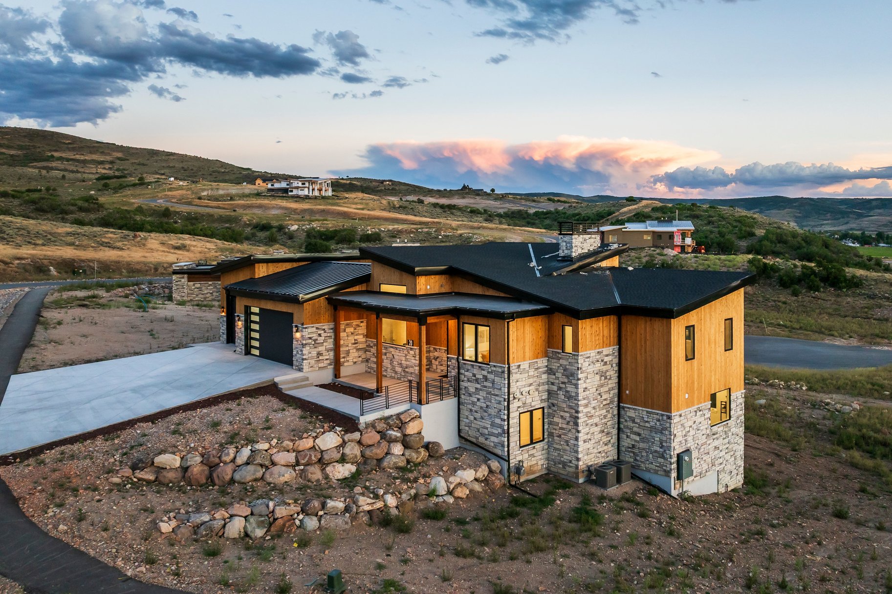  New Build Mountain Modern Home with Expansive Views - 物件實景
