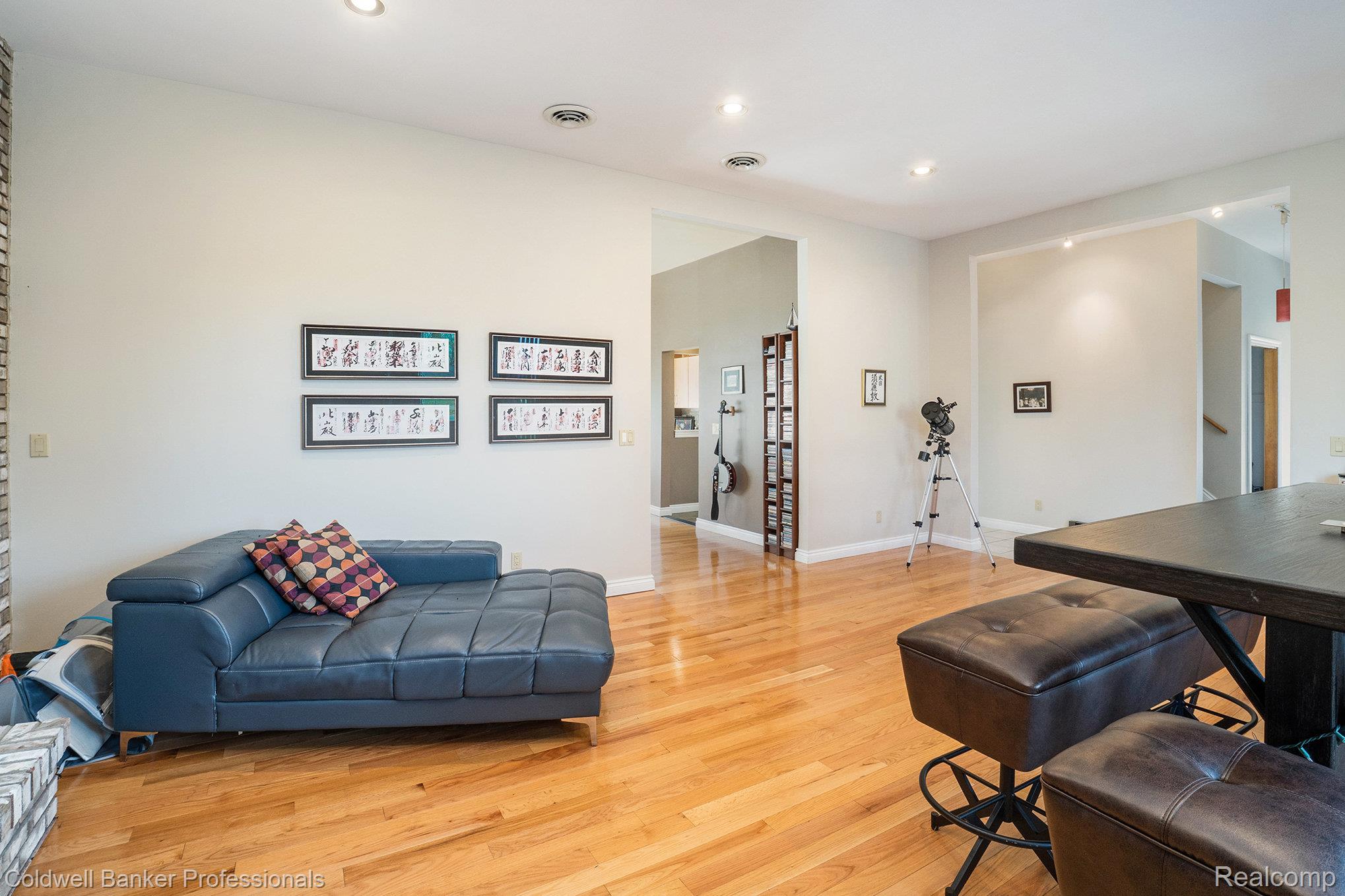 Highland, Michigan, 48356, United States, 4 Bedrooms Bedrooms, ,4 BathroomsBathrooms,Residential,For Sale,1994740