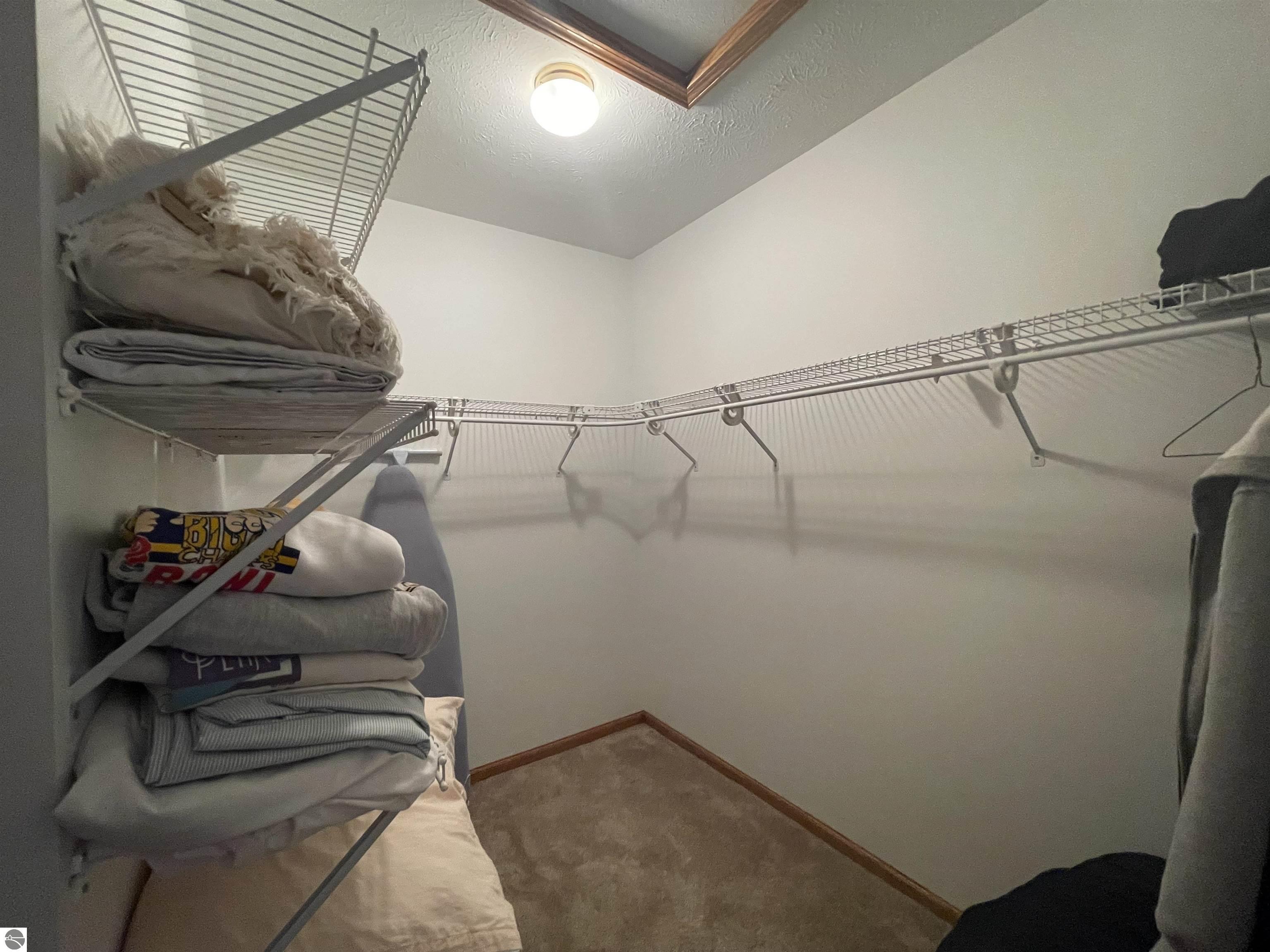 Harrison, Michigan, 48625, United States, 5 Bedrooms Bedrooms, ,4 BathroomsBathrooms,Residential,For Sale,1990816