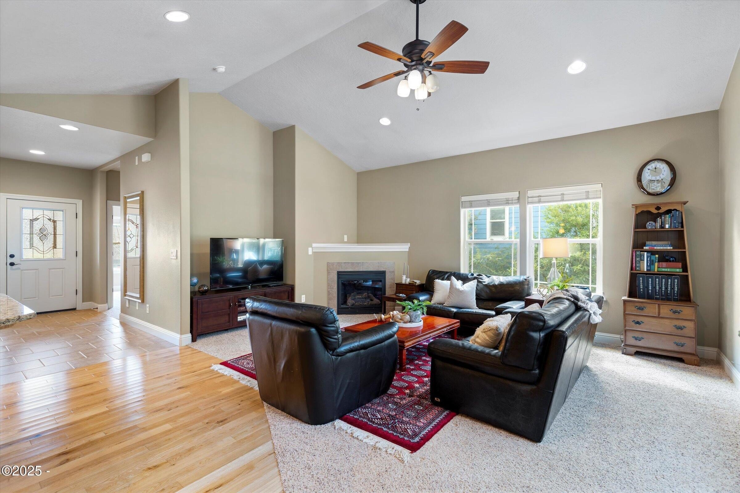 Lincoln City, Oregon, 97367, United States, 3 Bedrooms Bedrooms, ,Residential,For Sale,1941773