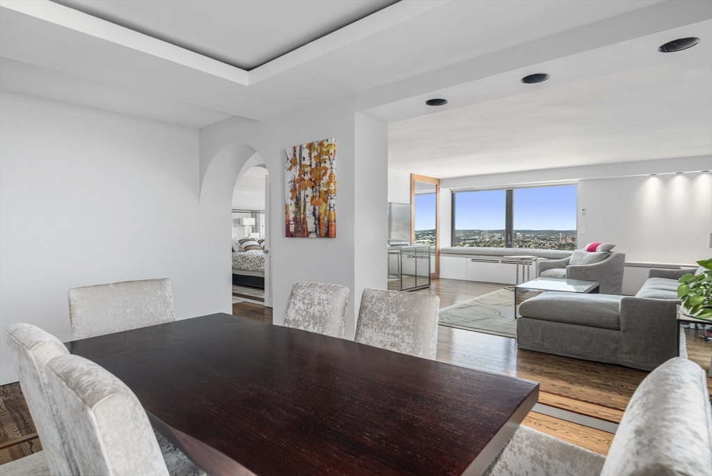 Boston, Massachusetts, 02110, United States, 1 Bedroom Bedrooms, ,2 BathroomsBathrooms,Residential,For Sale,1745090