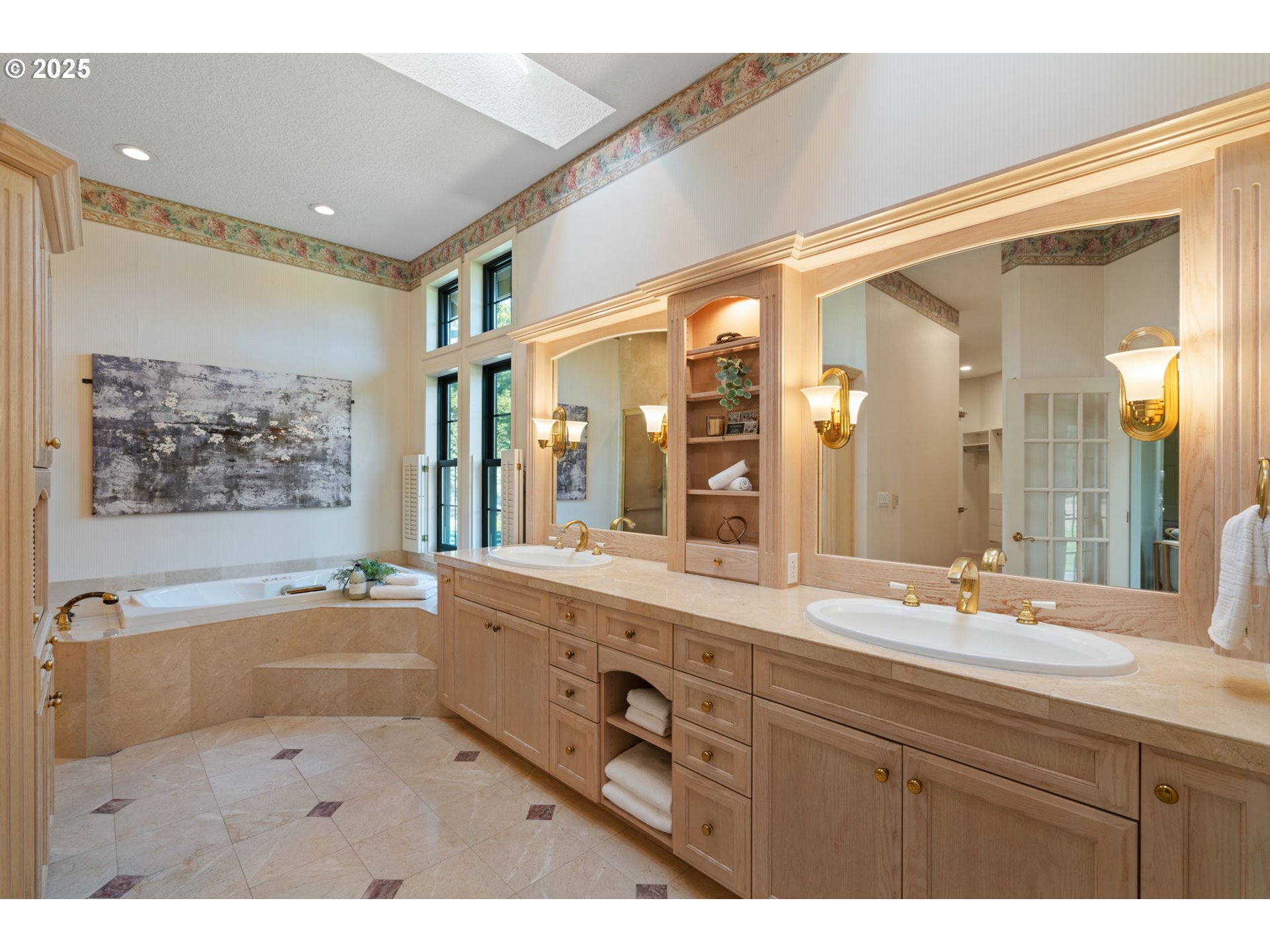 Vancouver, Washington, 98685, United States, 3 Bedrooms Bedrooms, ,4 BathroomsBathrooms,Residential,For Sale,2003472