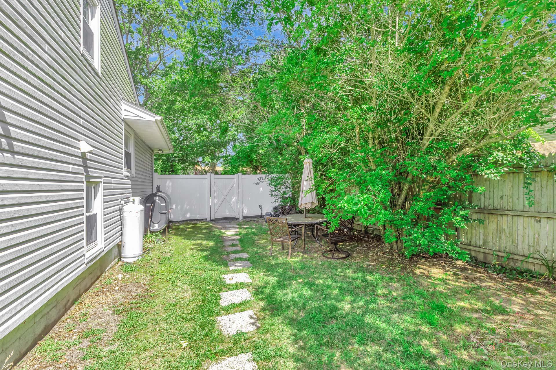 Shirley, New York, 11967, United States, 4 Bedrooms Bedrooms, ,4 BathroomsBathrooms,Residential,For Sale,1924990