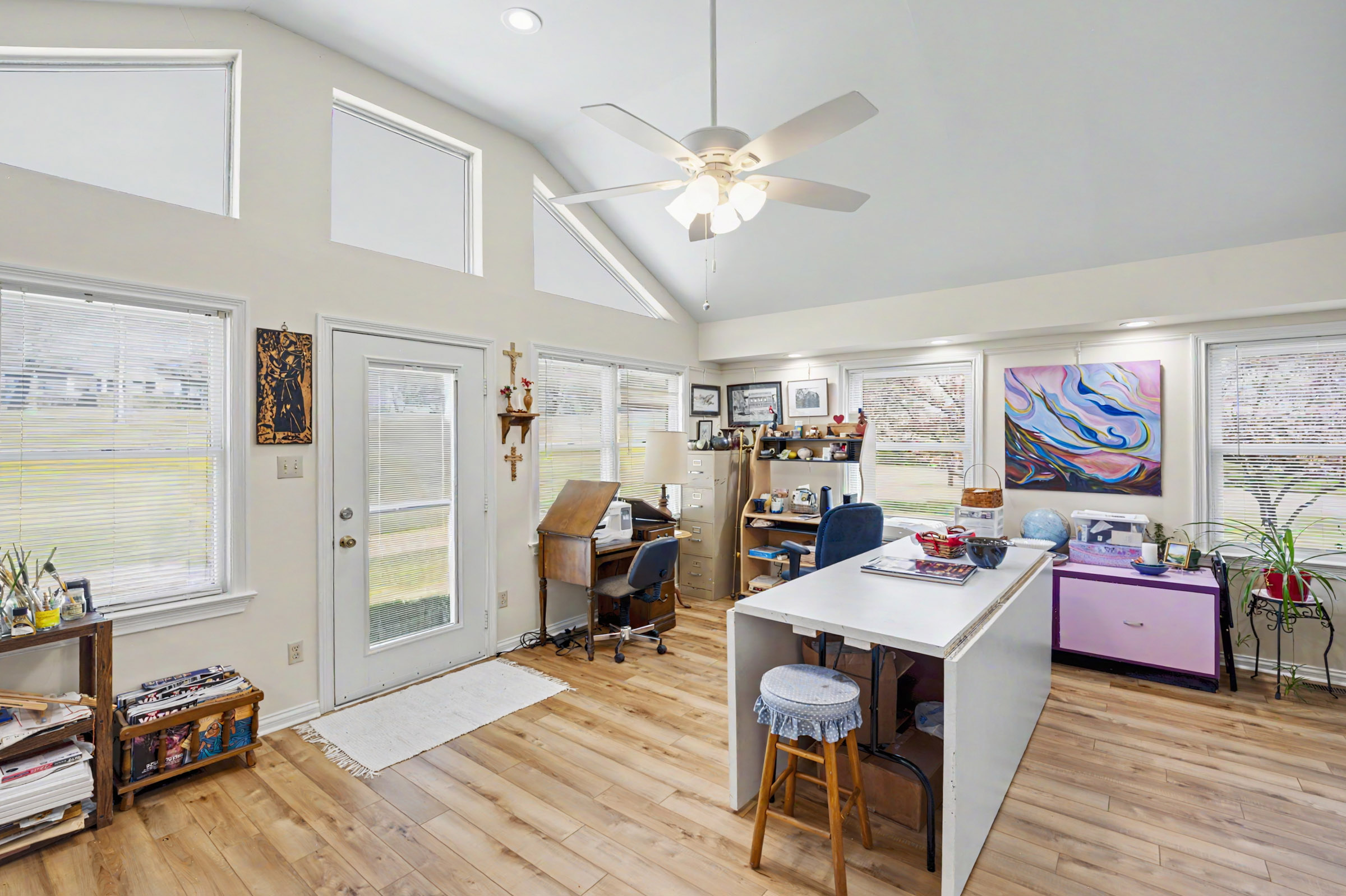  2033 Longview Drive - 物件實景