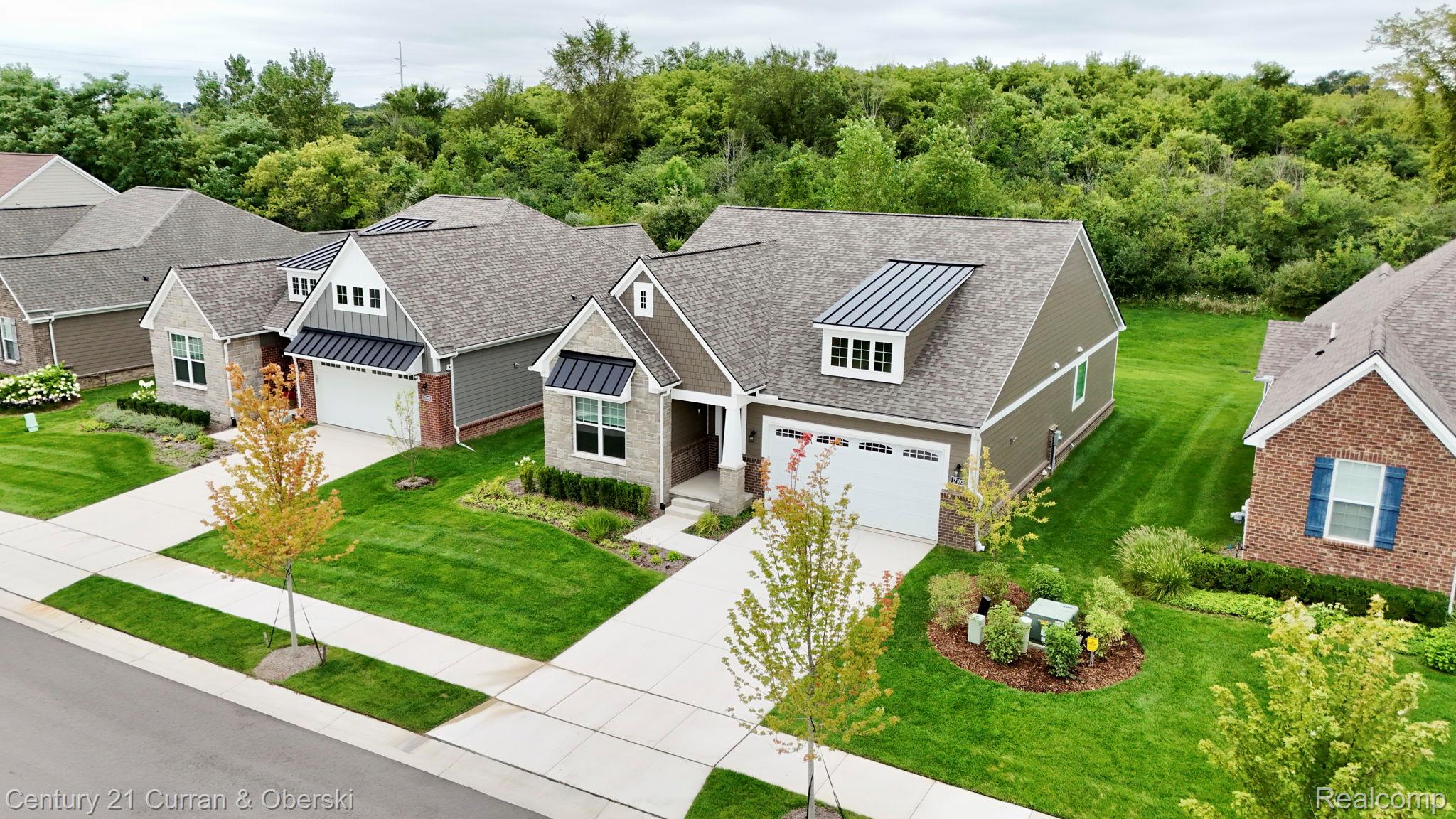 Northville, Michigan, 48168, United States, 2 Bedrooms Bedrooms, ,2 BathroomsBathrooms,Residential,For Sale,1983973