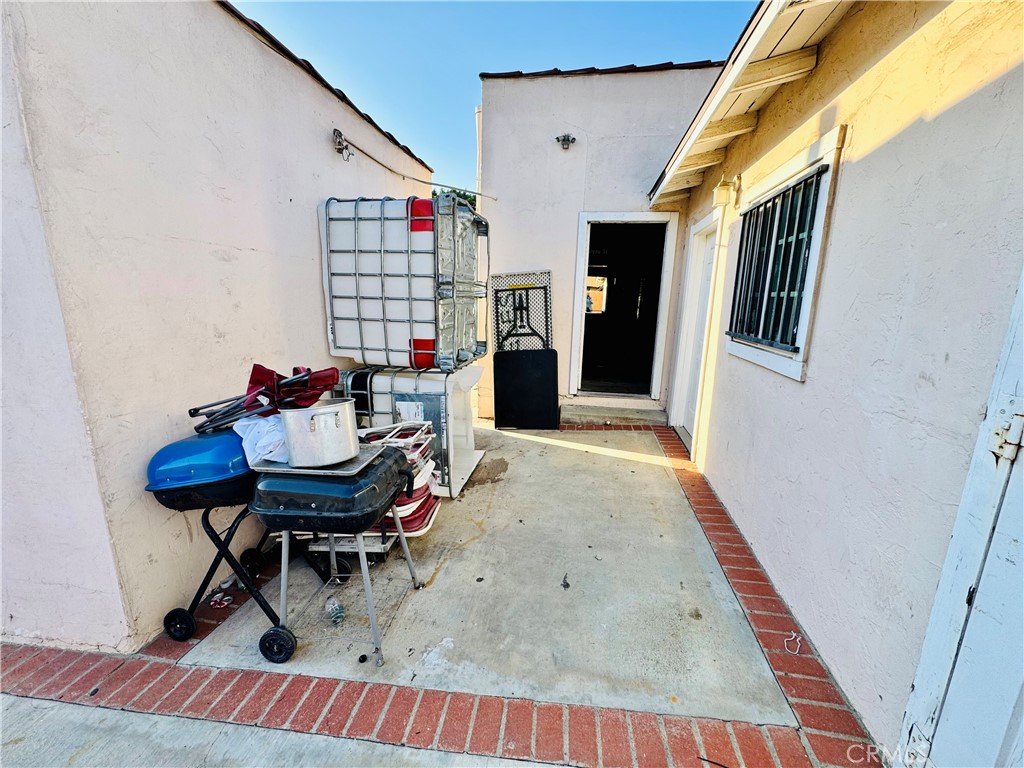 Los Angeles, California, 90023, United States, 4 Bedrooms Bedrooms, ,3 BathroomsBathrooms,Residential,For Sale,2013063