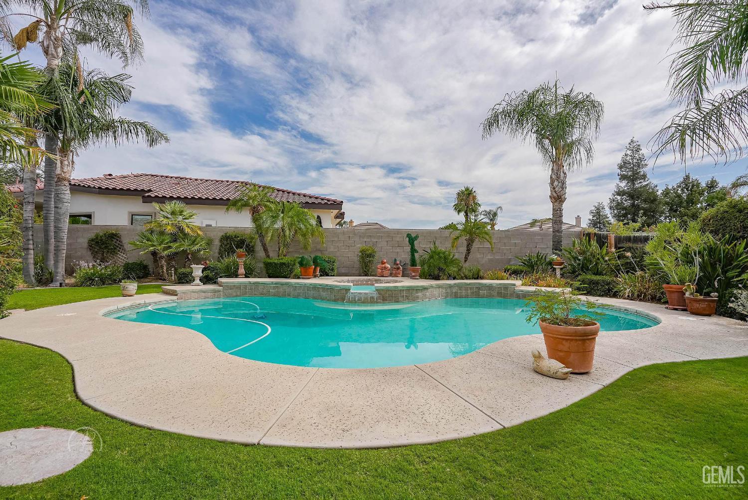 Bakersfield, California, 93314, United States, 5 Bedrooms Bedrooms, ,3 BathroomsBathrooms,Residential,For Sale,1974867