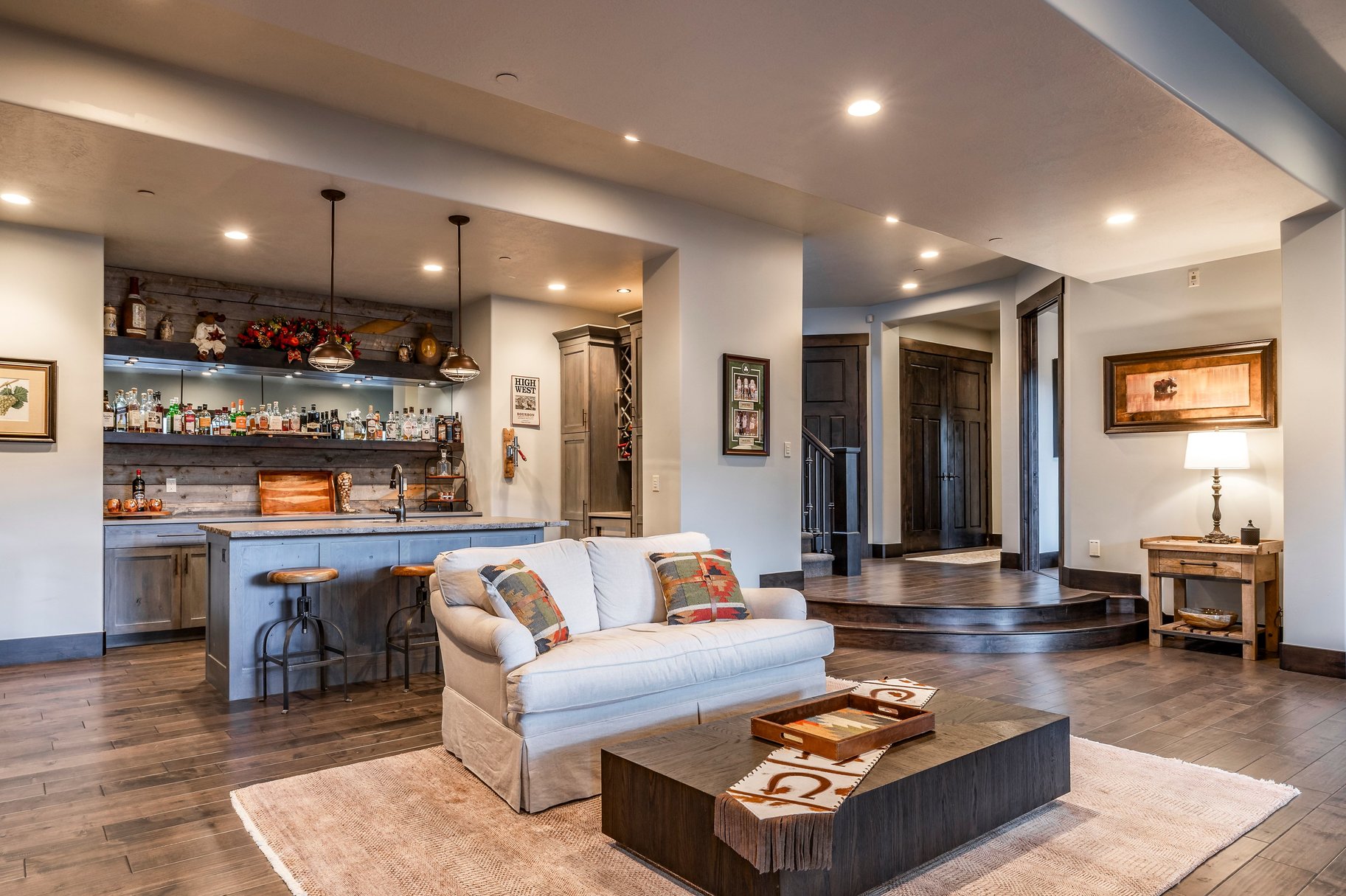  Views, Privacy and Main Level Living in a Gated Community - 物件實景