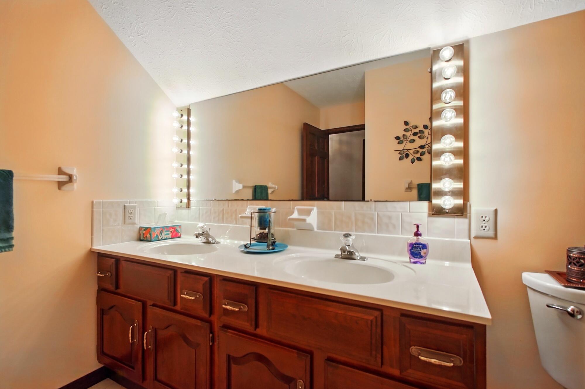 Springfield, Ohio, 45504, United States, 4 Bedrooms Bedrooms, ,3 BathroomsBathrooms,Residential,For Sale,1927340