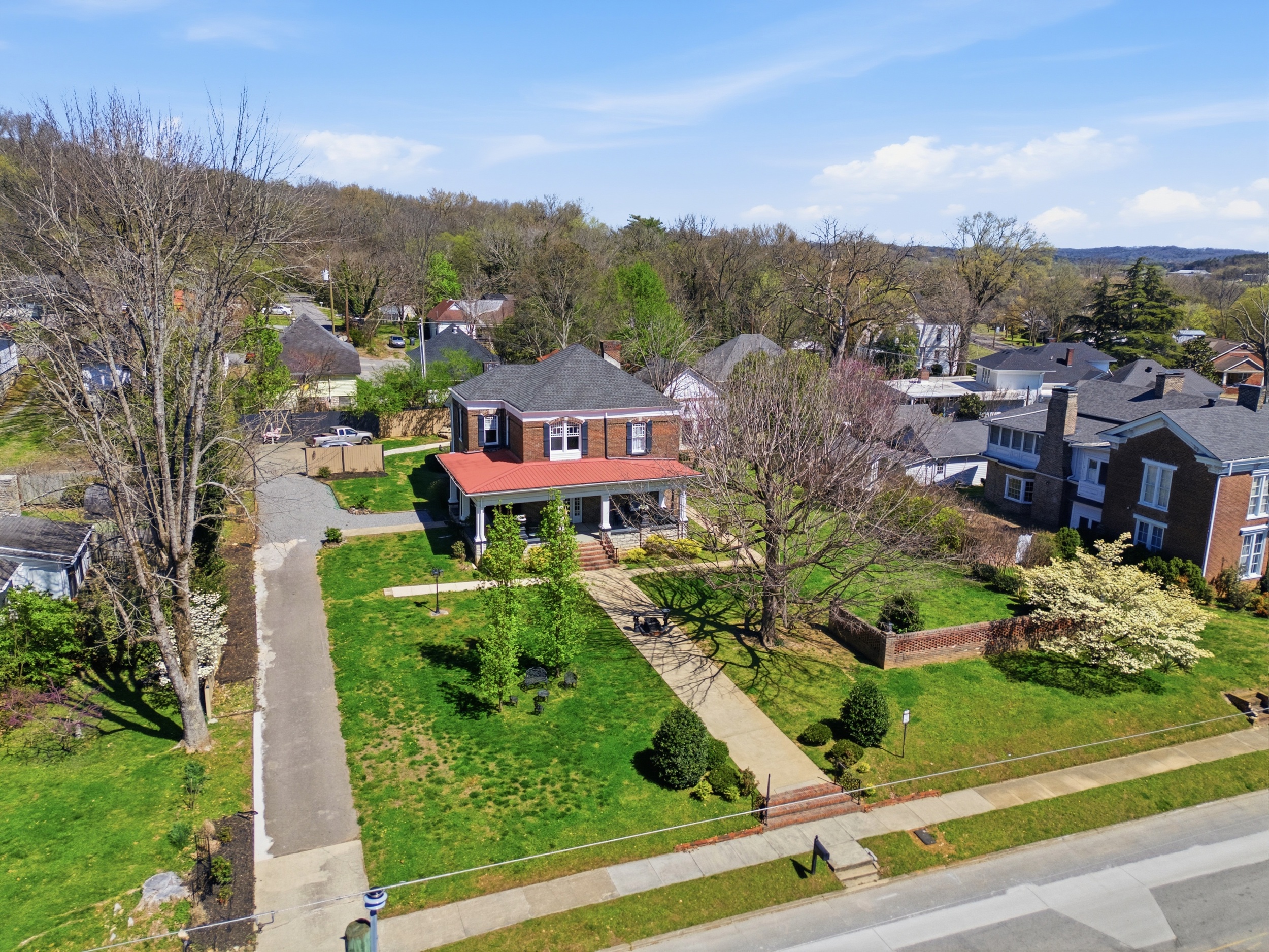  404 Washington Street East, Fayetteville, TN 37334 - 物件實景