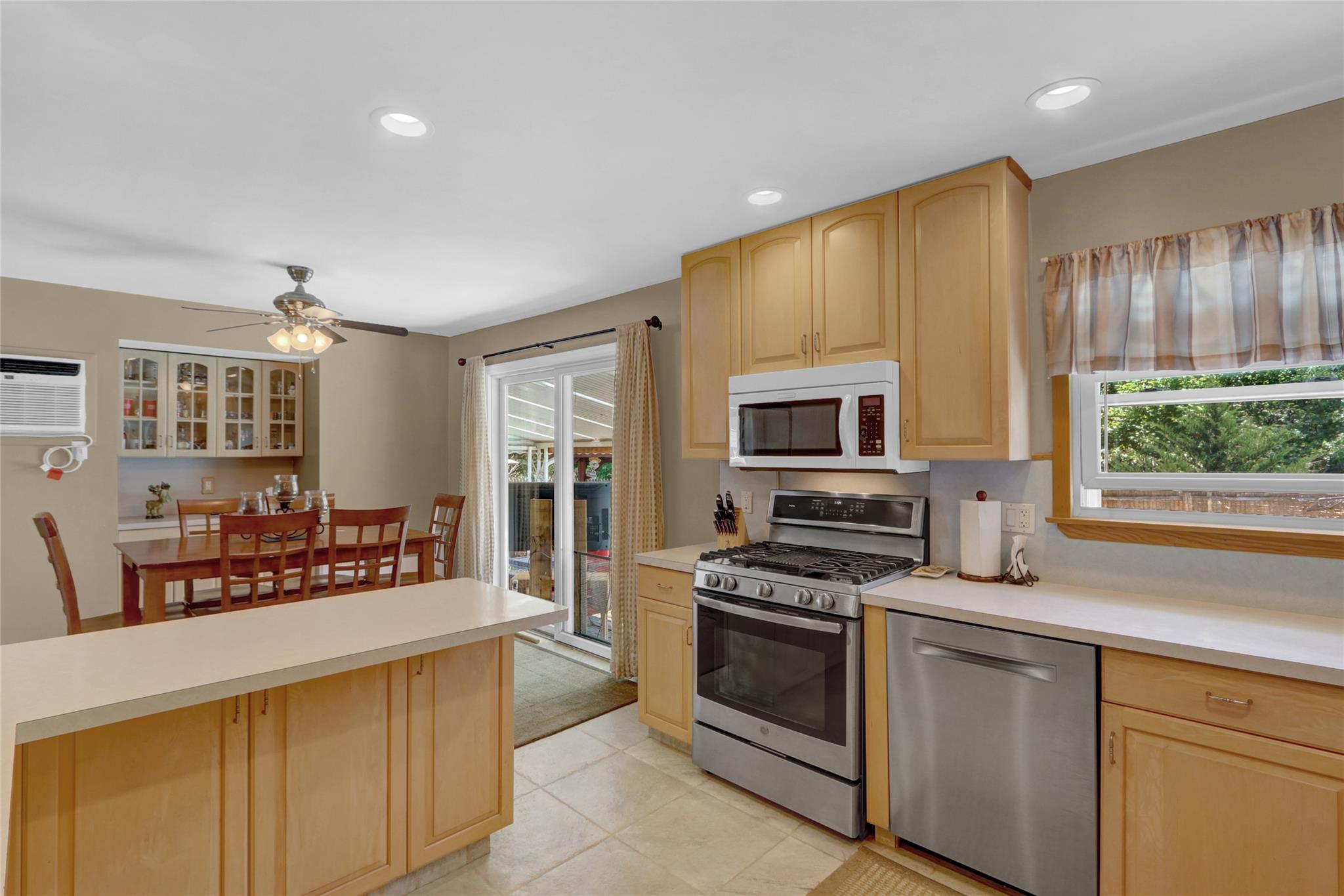 Bethpage, New York, 11714, United States, 4 Bedrooms Bedrooms, ,2 BathroomsBathrooms,Residential,For Sale,1841830