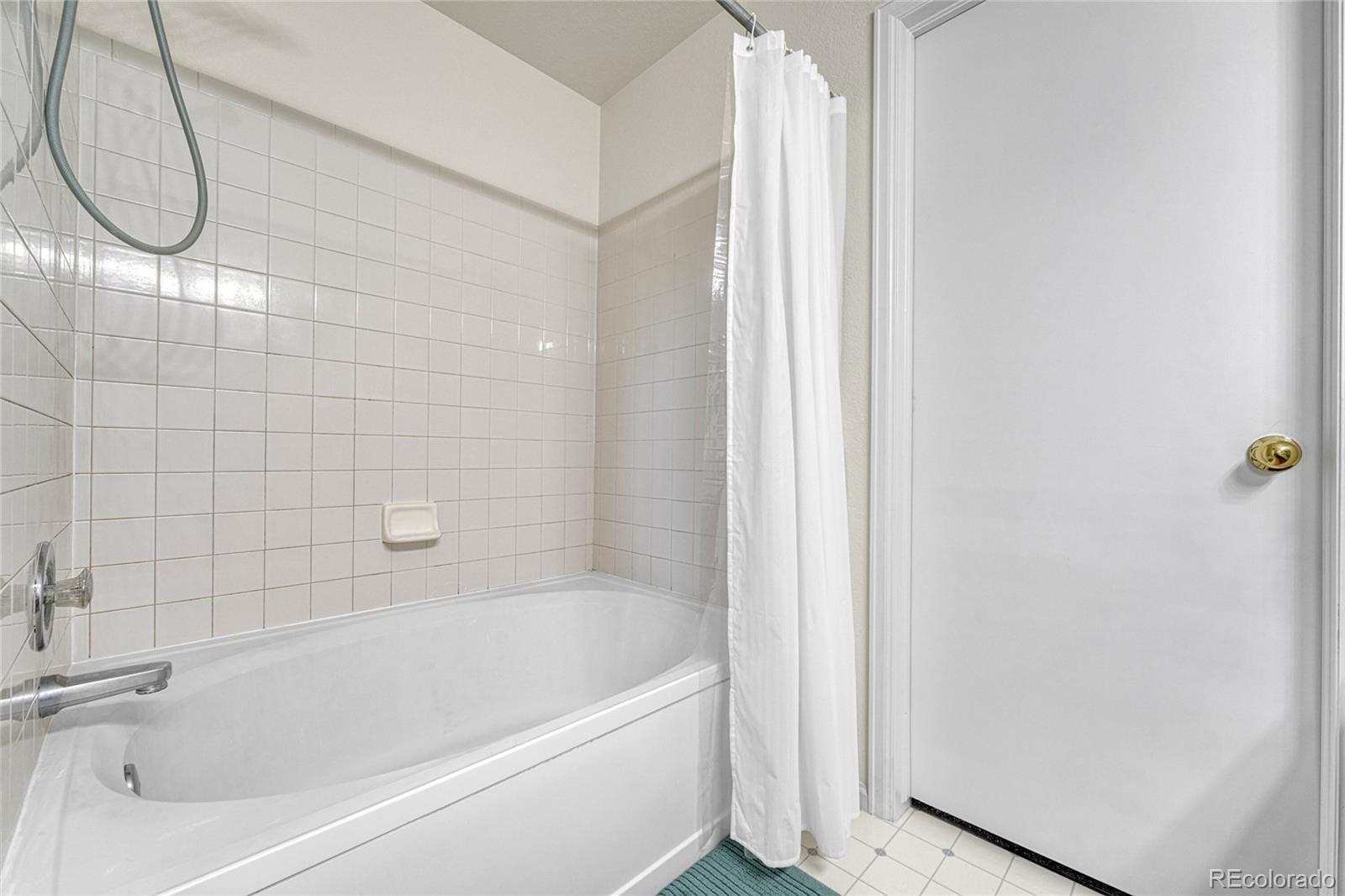 Littleton, Colorado, 80125, United States, 4 Bedrooms Bedrooms, ,3 BathroomsBathrooms,Residential,For Sale,1955641