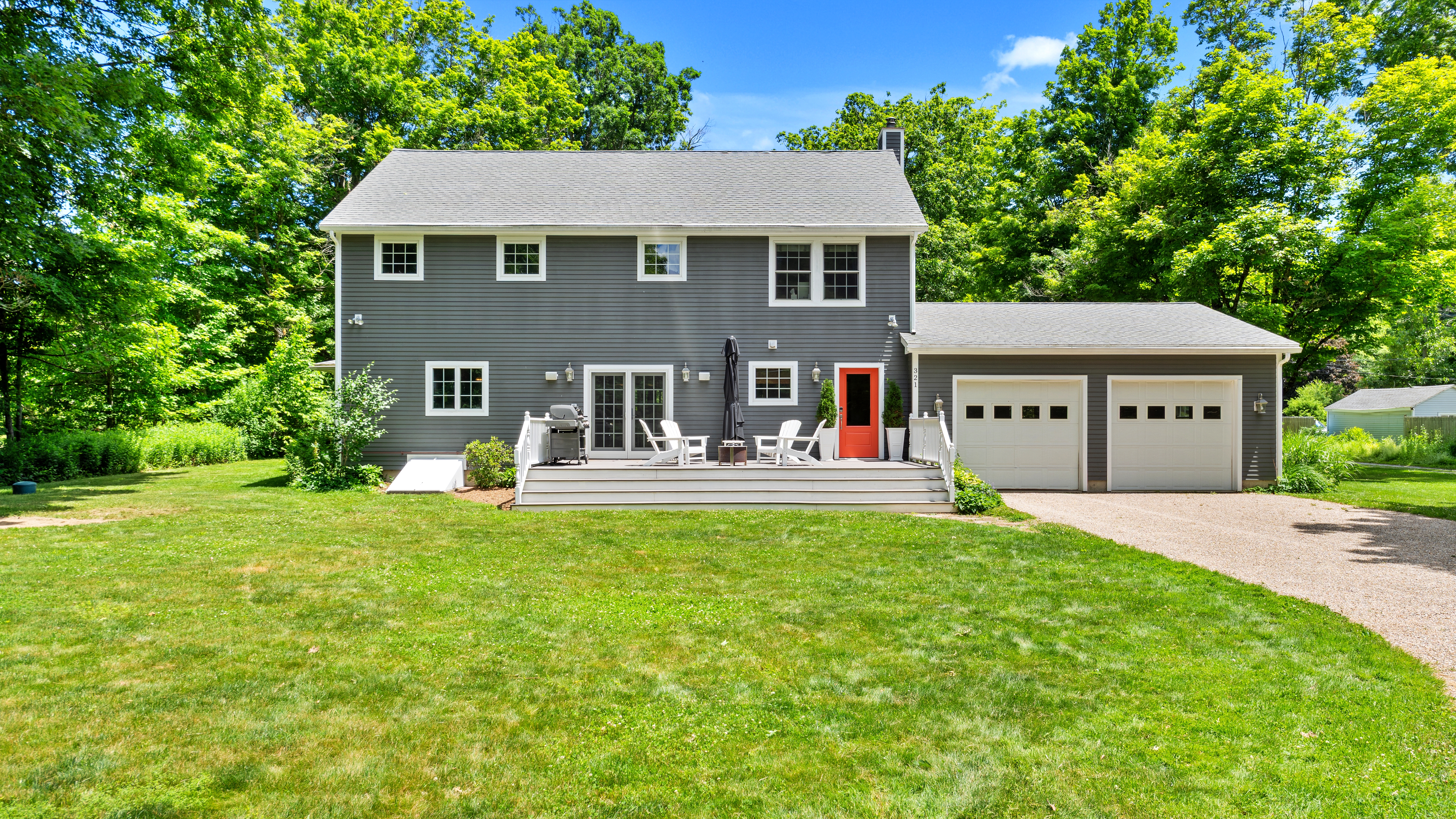  2008 4-Bed, 4-Bath Classic Home with Open Floor Plan and 3 Levels of Living Spac - 物件實景